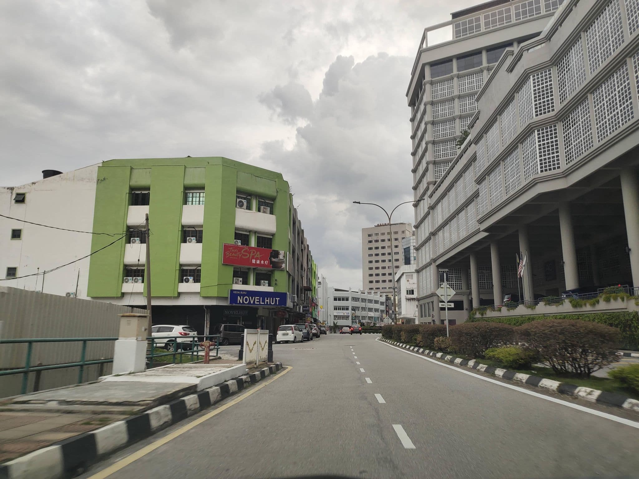 Street view near Syuen Grand Ballroom, Ipoh — © zh9567 (CC BY-SA · Mapillary)