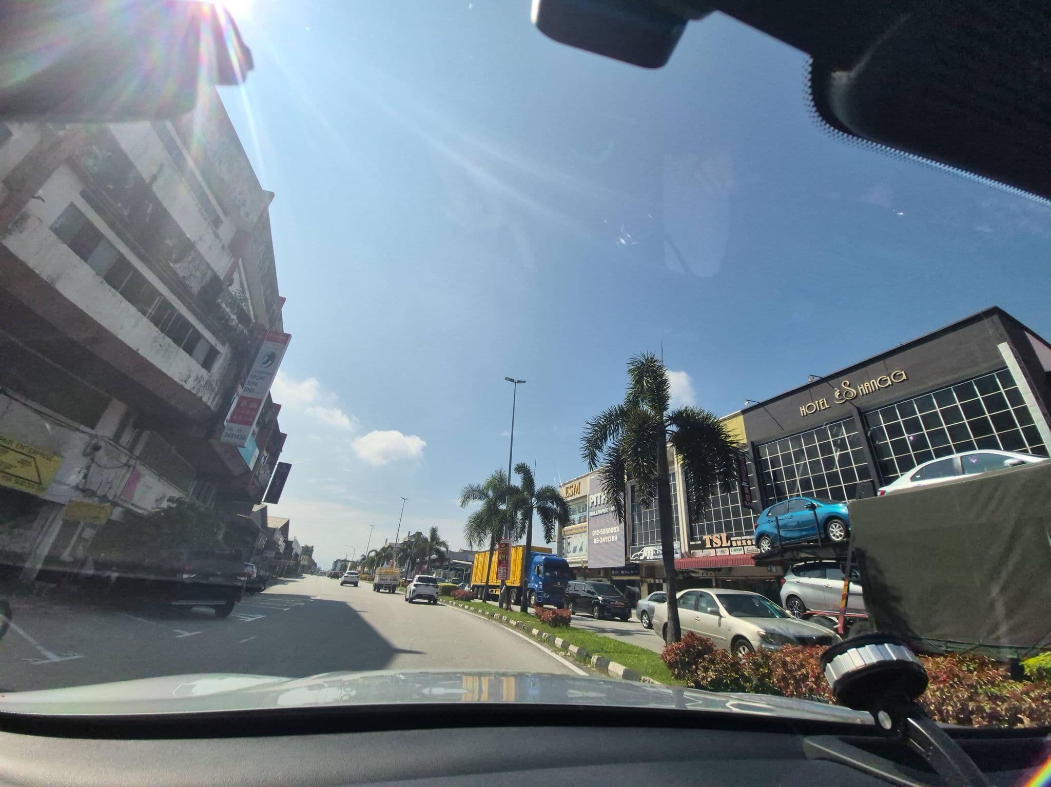 Street view near Hotel Shangg @ Ipoh, Ipoh — © lin_wang (CC BY-SA · Mapillary)