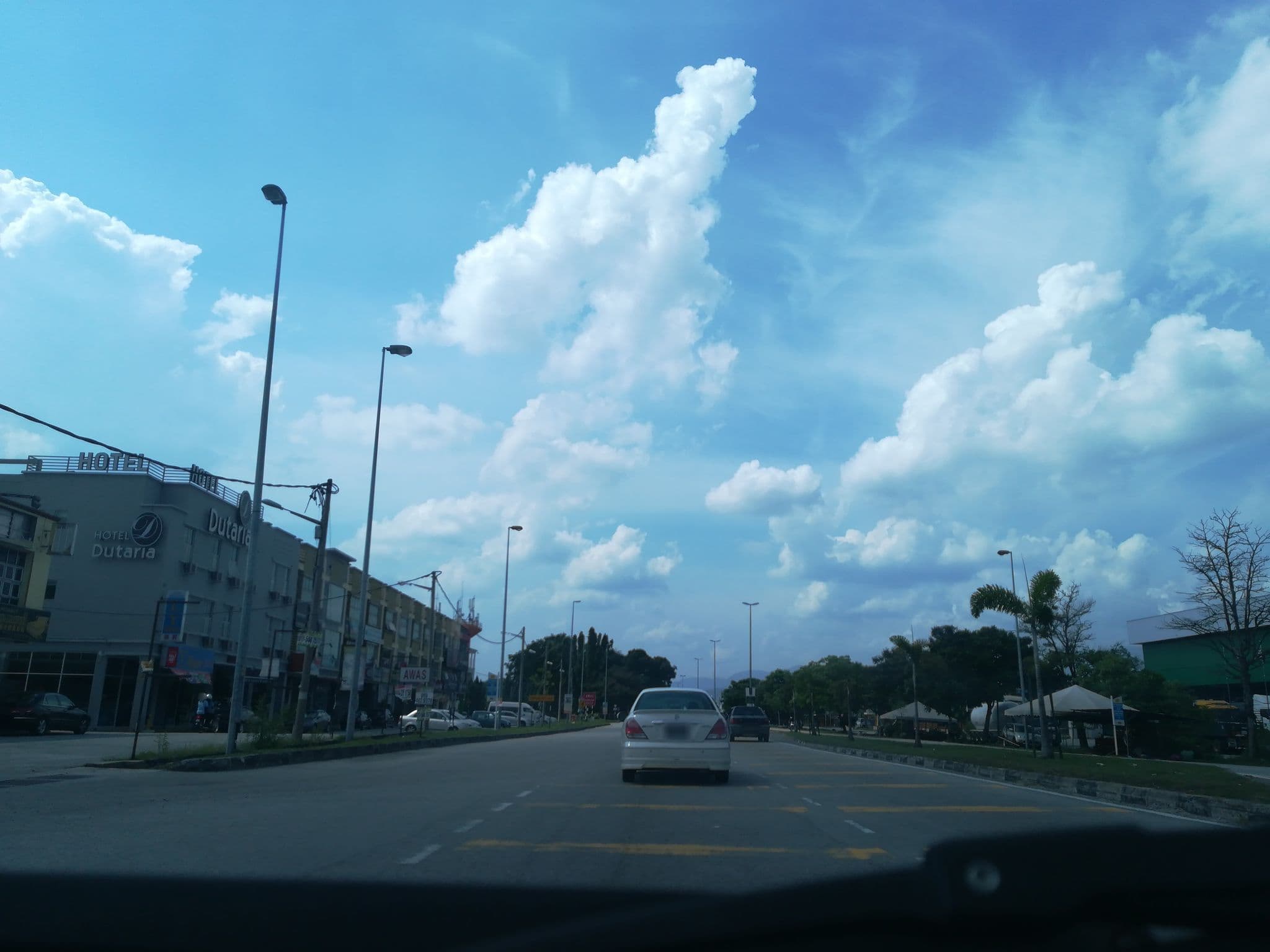 Street view near Hotel Dutaria, Bercham — © jiha99 (CC BY-SA · Mapillary)