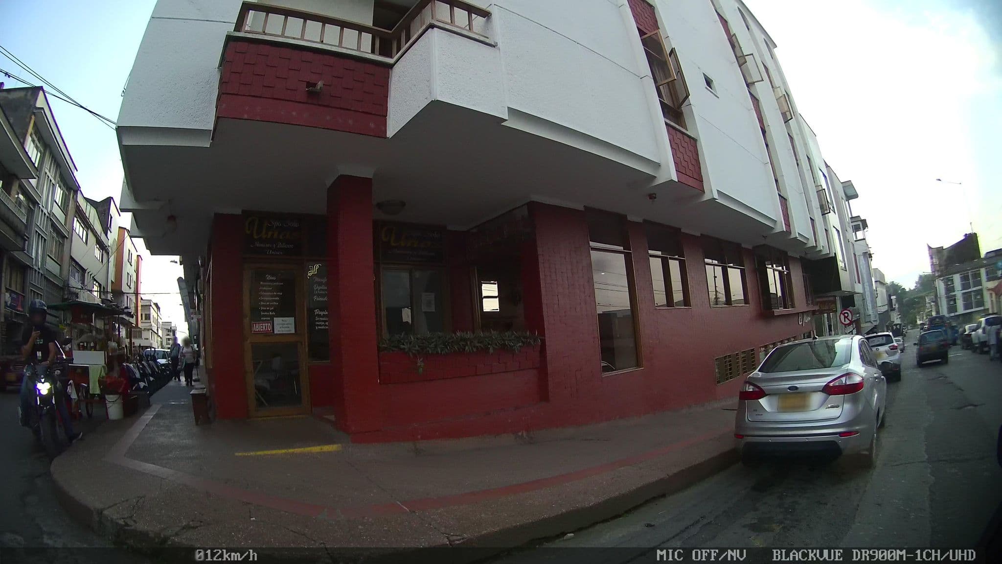Street view near La Villa, Calarcá — © kaart_2 (CC BY-SA · Mapillary)