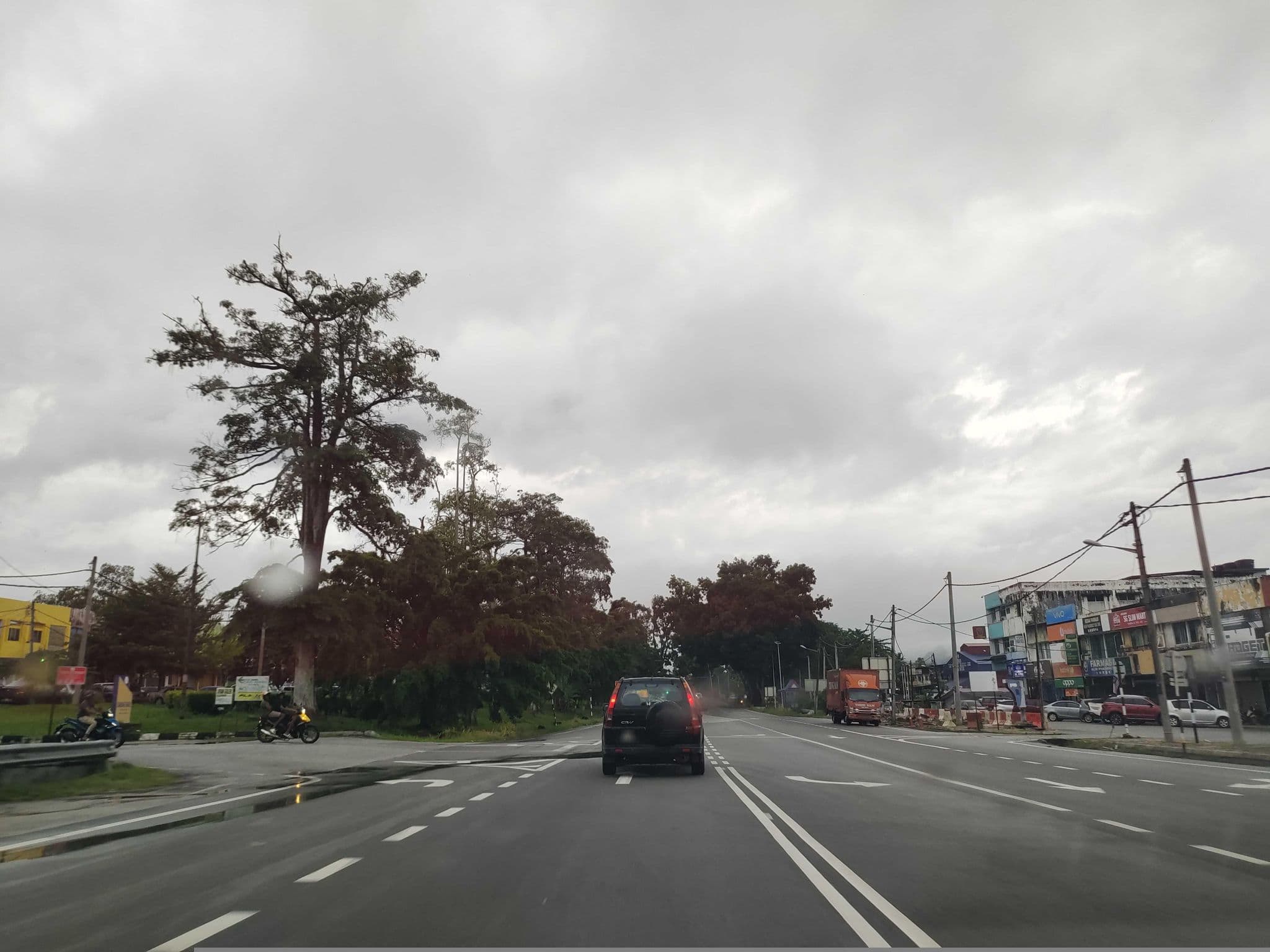 Street view near Weng Kong hotel, Slim River — © zh9567 (CC BY-SA · Mapillary)