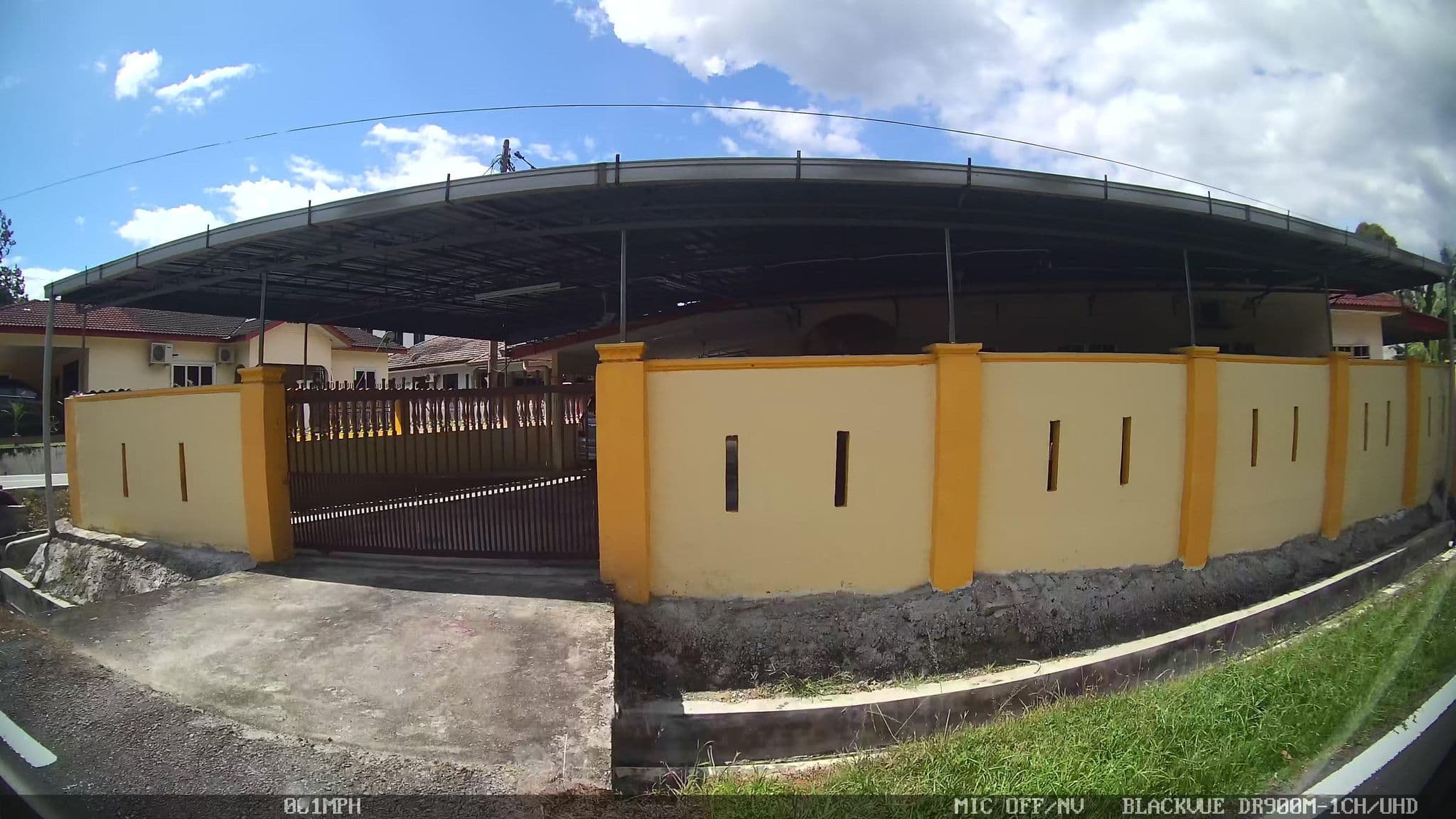 Street view near Grand blue wave hotel, Tanjong Malim — © kaart_4 (CC BY-SA · Mapillary)