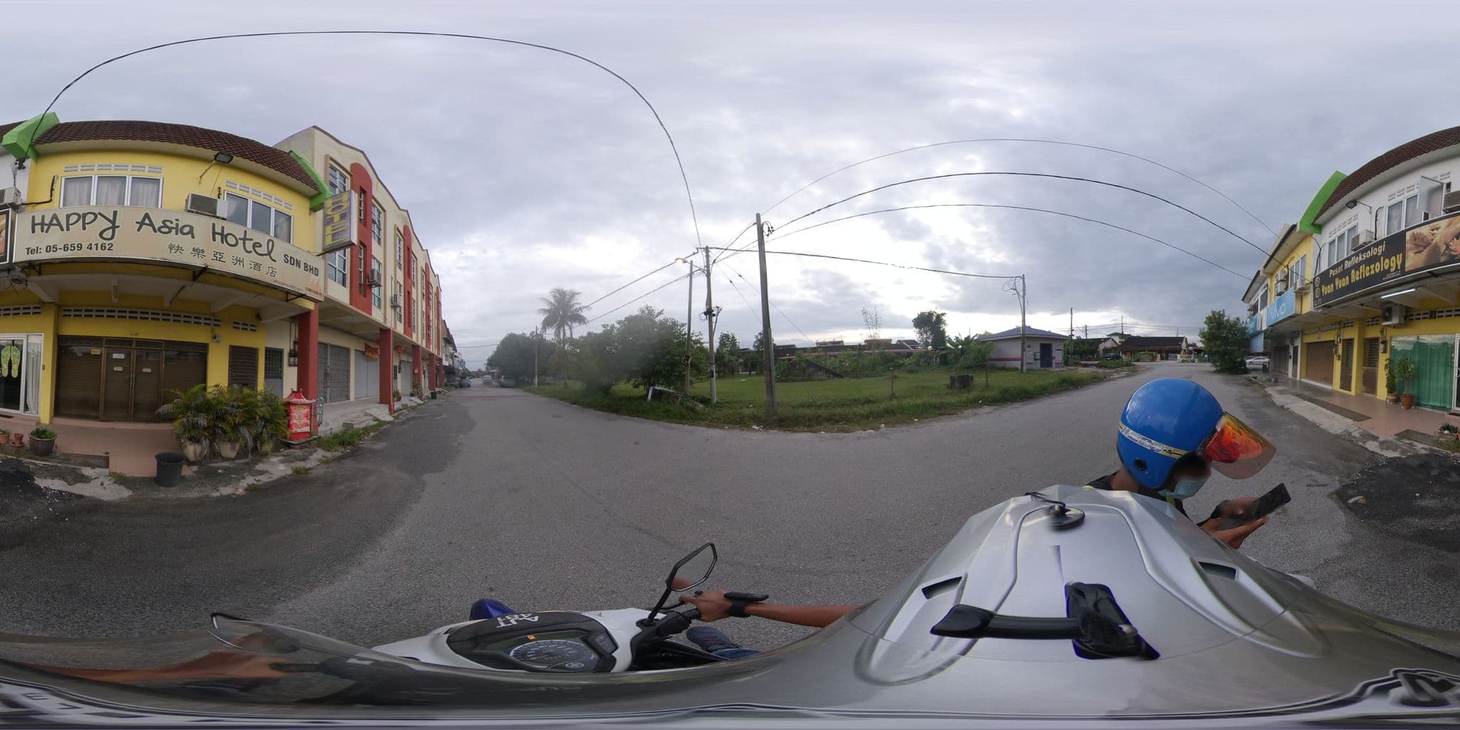 Street view near Happy Asia Hotel, Kampung Chui Chak — © ahlangworks (CC BY-SA · Mapillary)