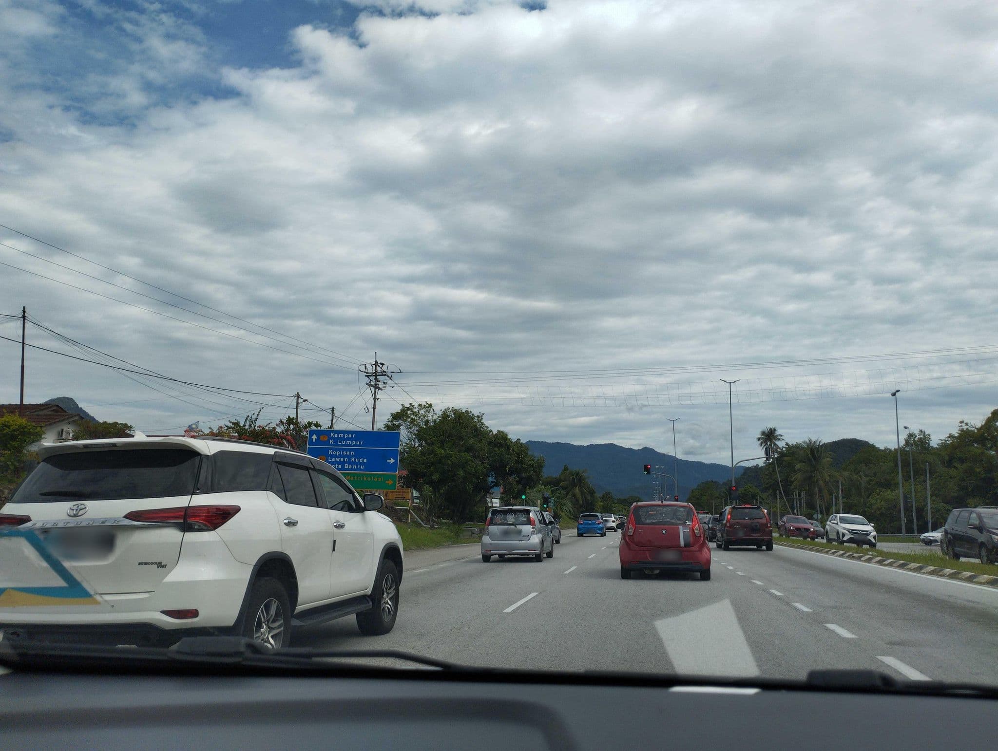 Street view near My Gopeng Resort Wood House, Gopeng — © jeskierv (CC BY-SA · Mapillary)