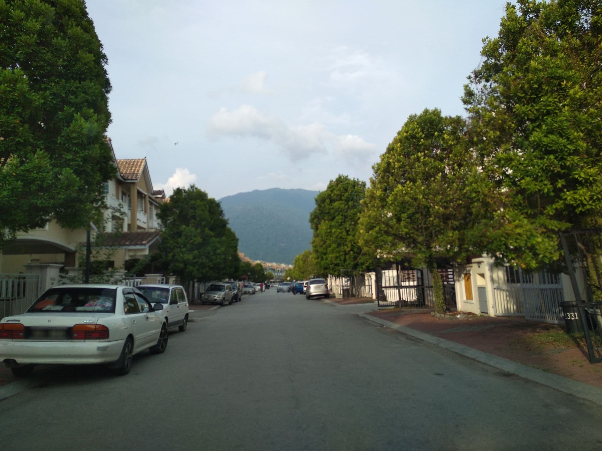 Street view near Oxford Hostel, Malim Nawar — © sky096 (CC BY-SA · Mapillary)