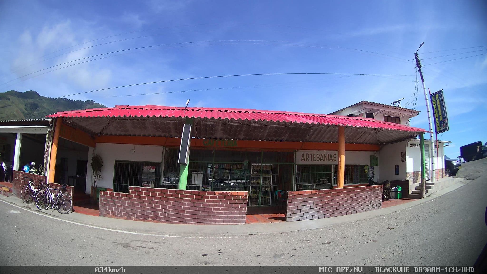 Street view near Estadero Padua, Padua — © kaart_2 (CC BY-SA · Mapillary)