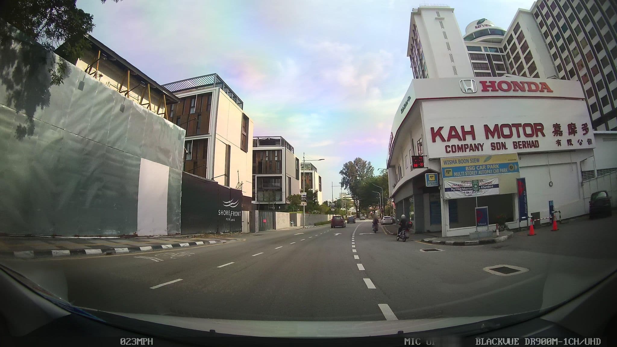 Street view near BAYVIEW HOTEL @ Room 726. 7th Floor, George Town — © kaart_4 (CC BY-SA · Mapillary)