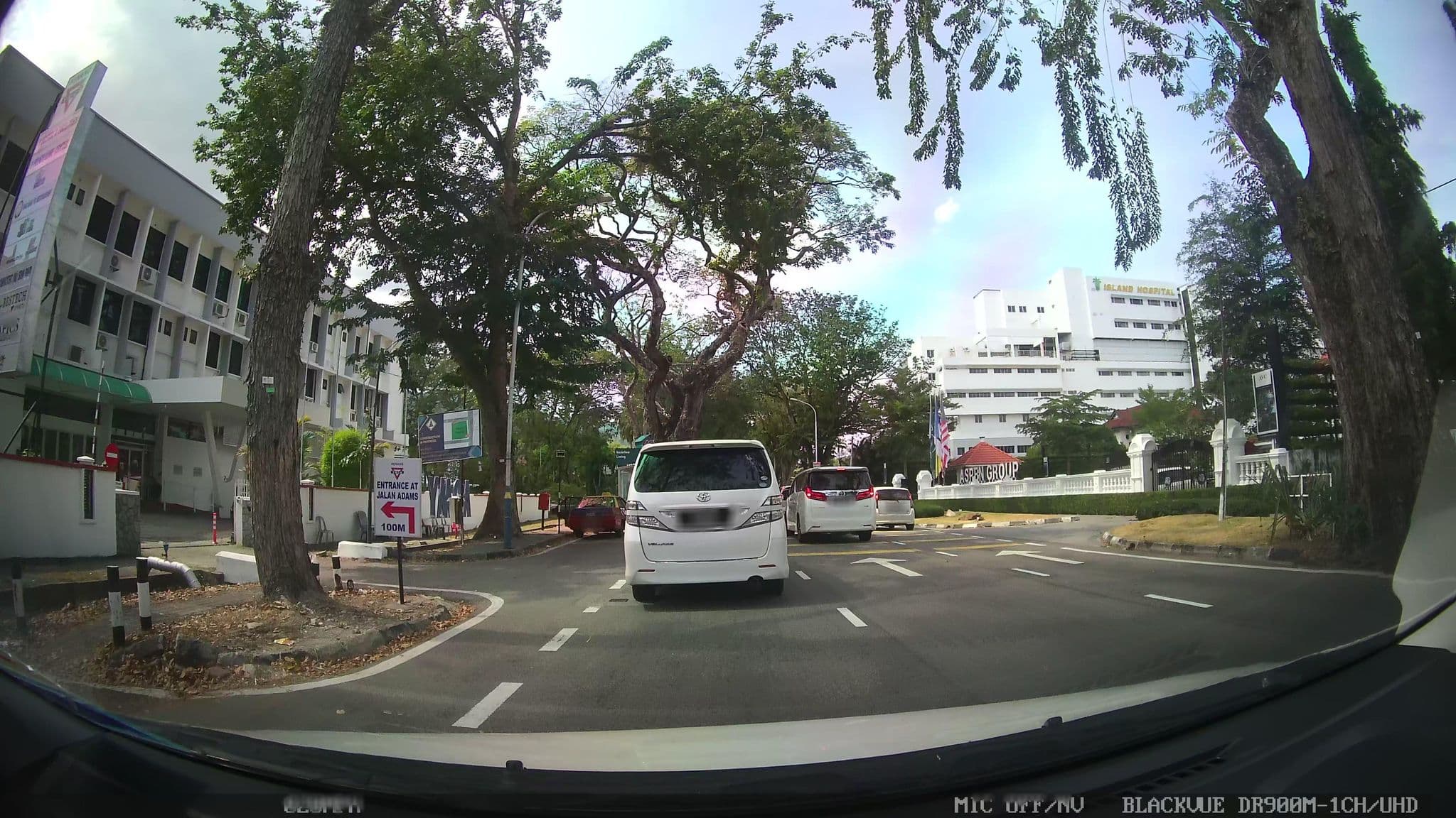 Street view near YMCA, George Town — © kaart_4 (CC BY-SA · Mapillary)