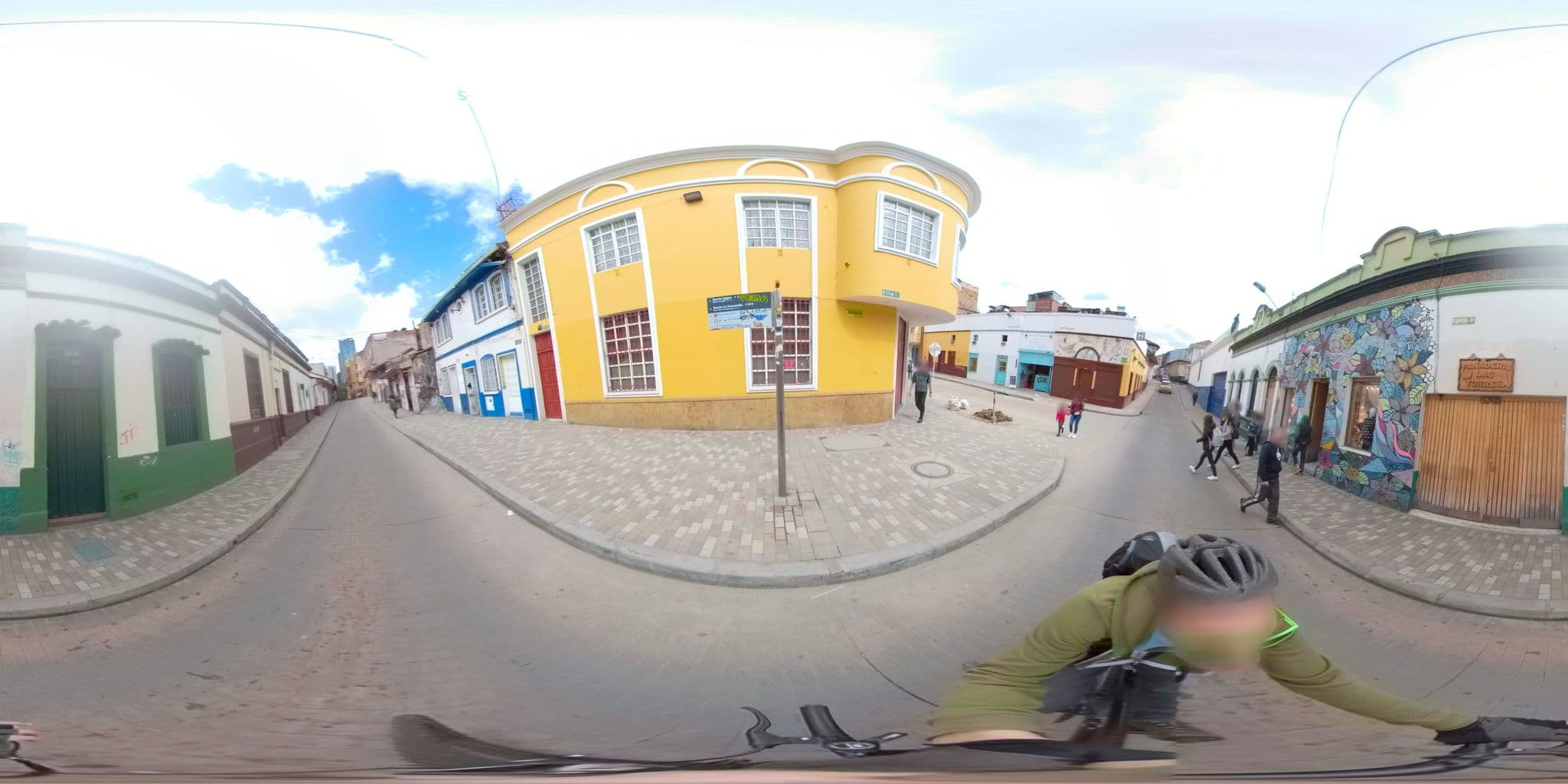 Street view near Hostel Candelaria Real, Bogotá — © ejegg (CC BY-SA · Mapillary)