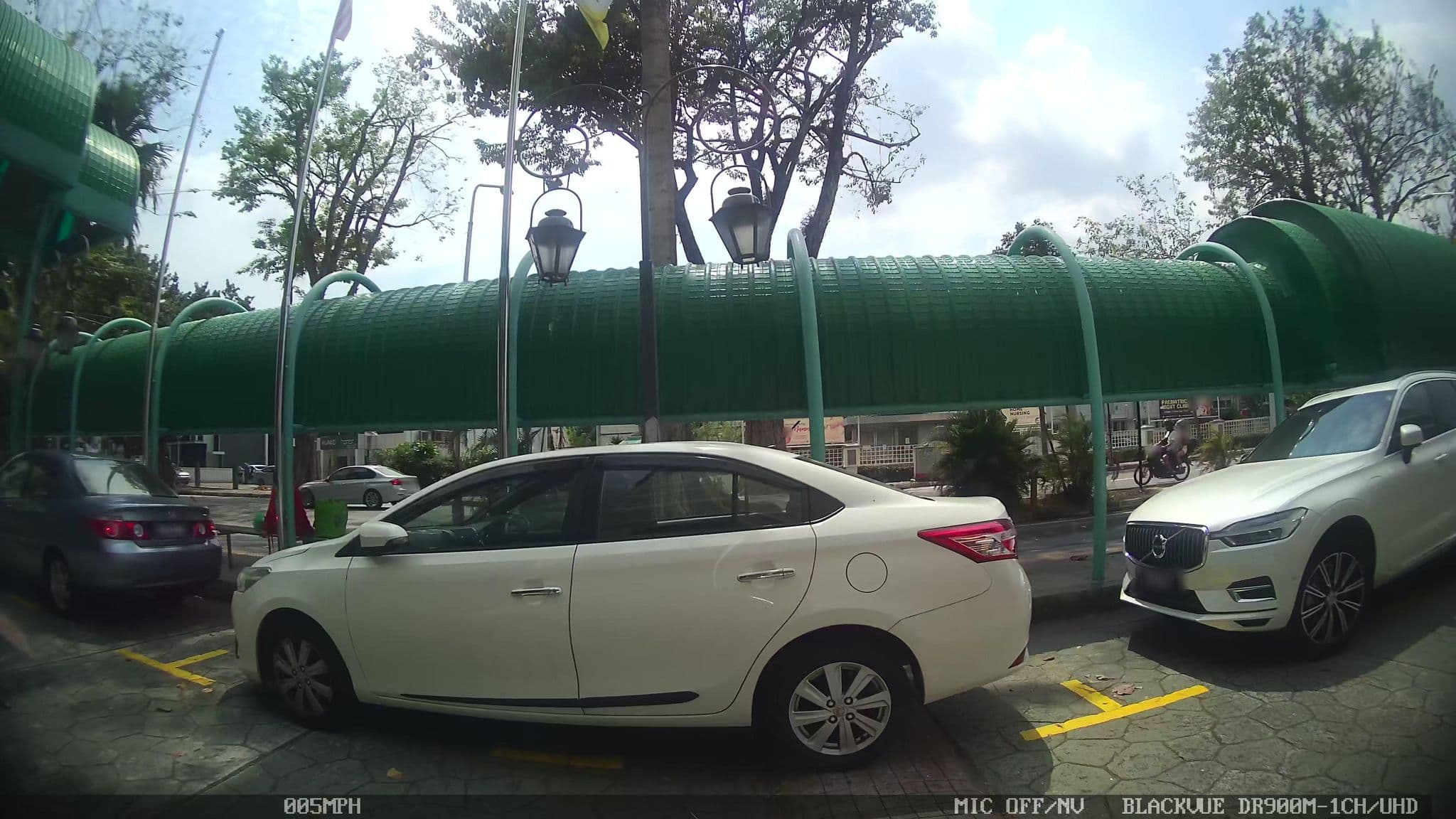 Street view near Berjaya Penang Level 24, Tanjung Tokong — © kaart_4 (CC BY-SA · Mapillary)
