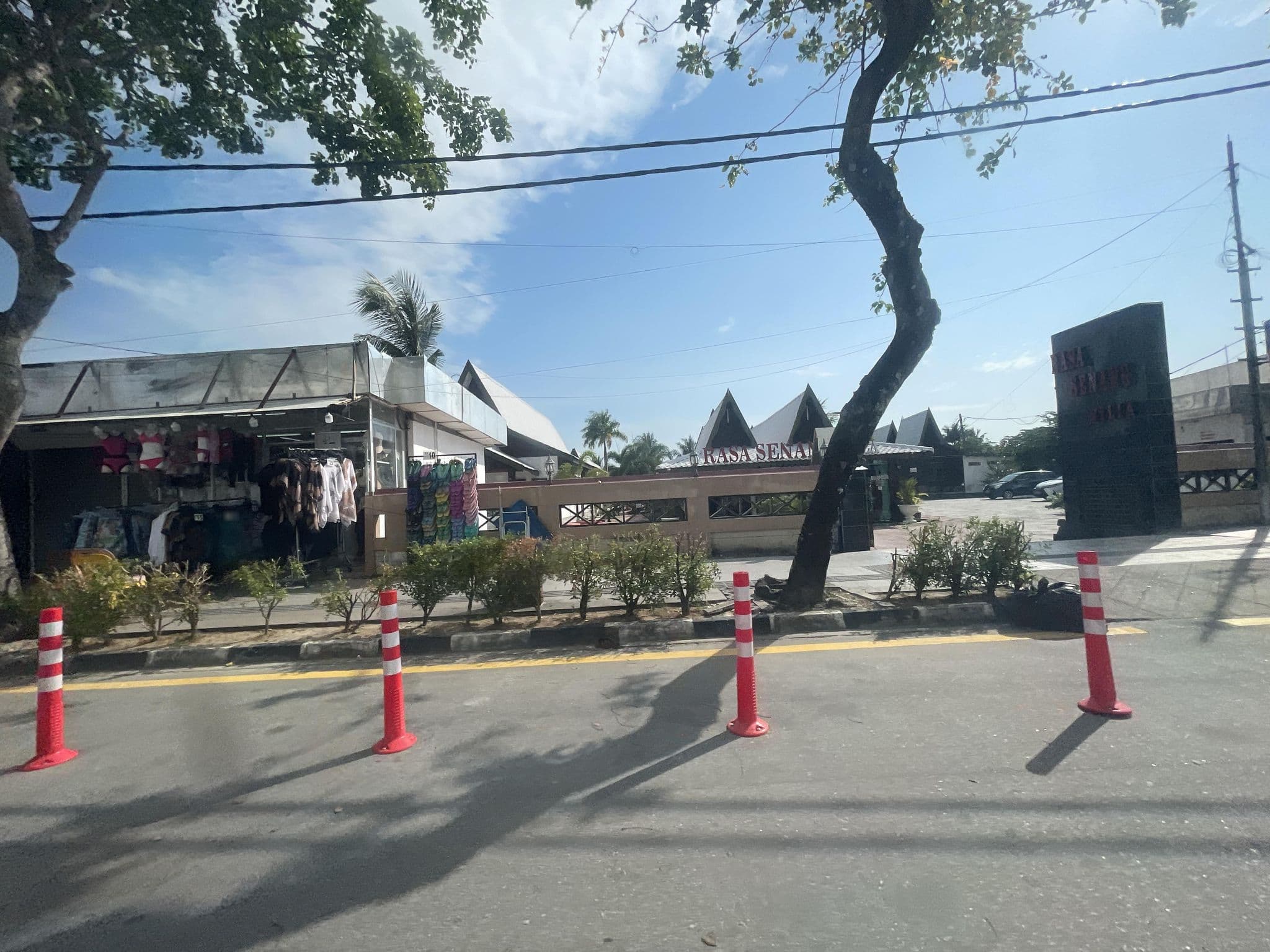 Street view near Rasa Senang Villa, Pantai Cenang — © filipb (CC BY-SA · Mapillary)