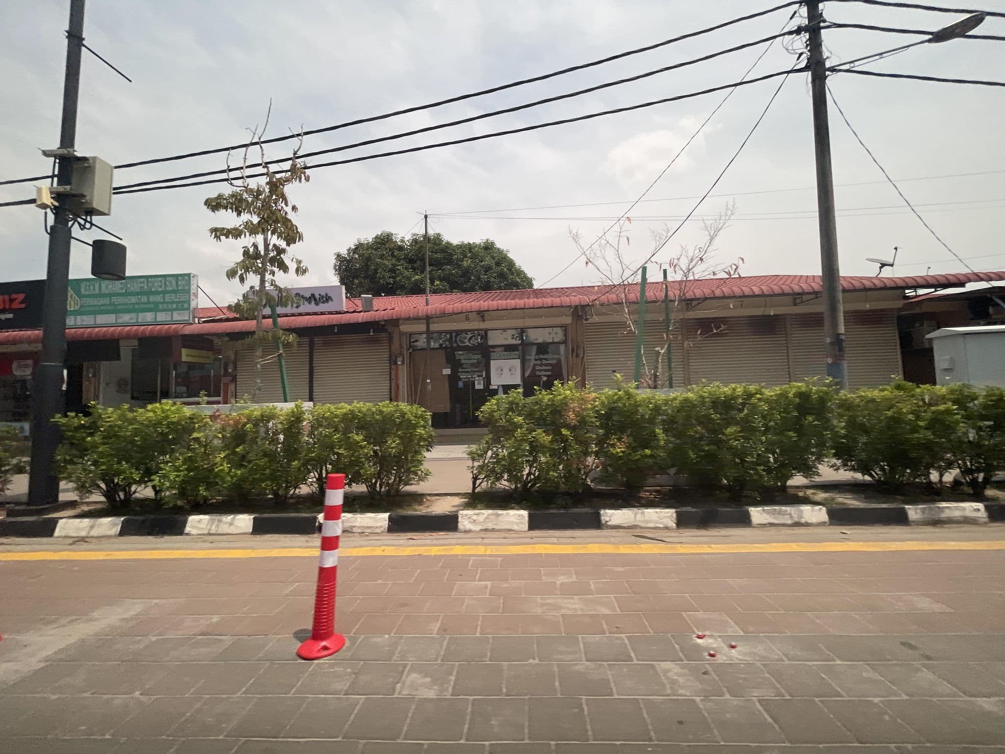 Street view near Poolside, Pantai Cenang — © filipb (CC BY-SA · Mapillary)