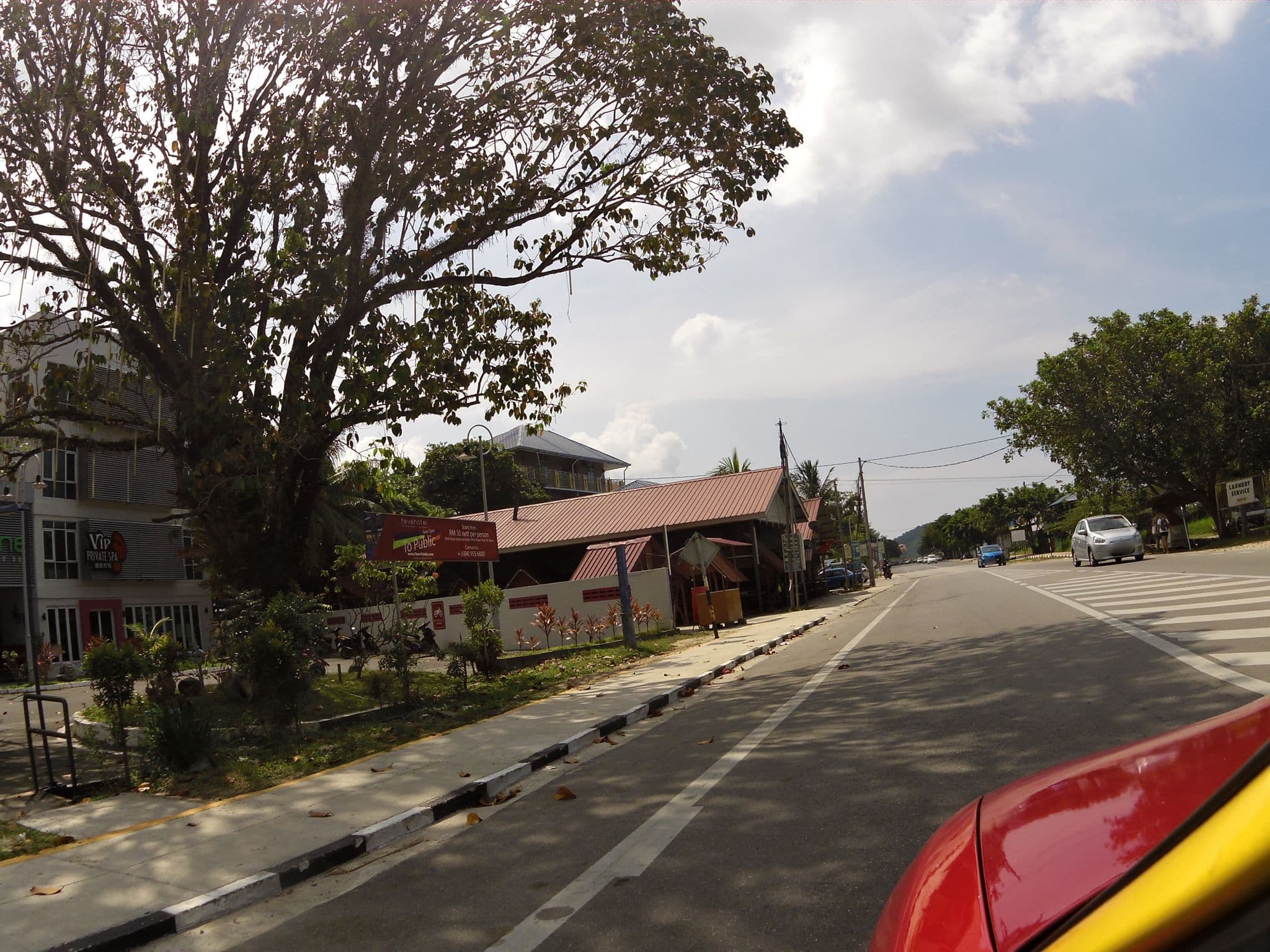 Street view near Room 316 Fave Hotel, Pantai Cenang — © skillsy (CC BY-SA · Mapillary)