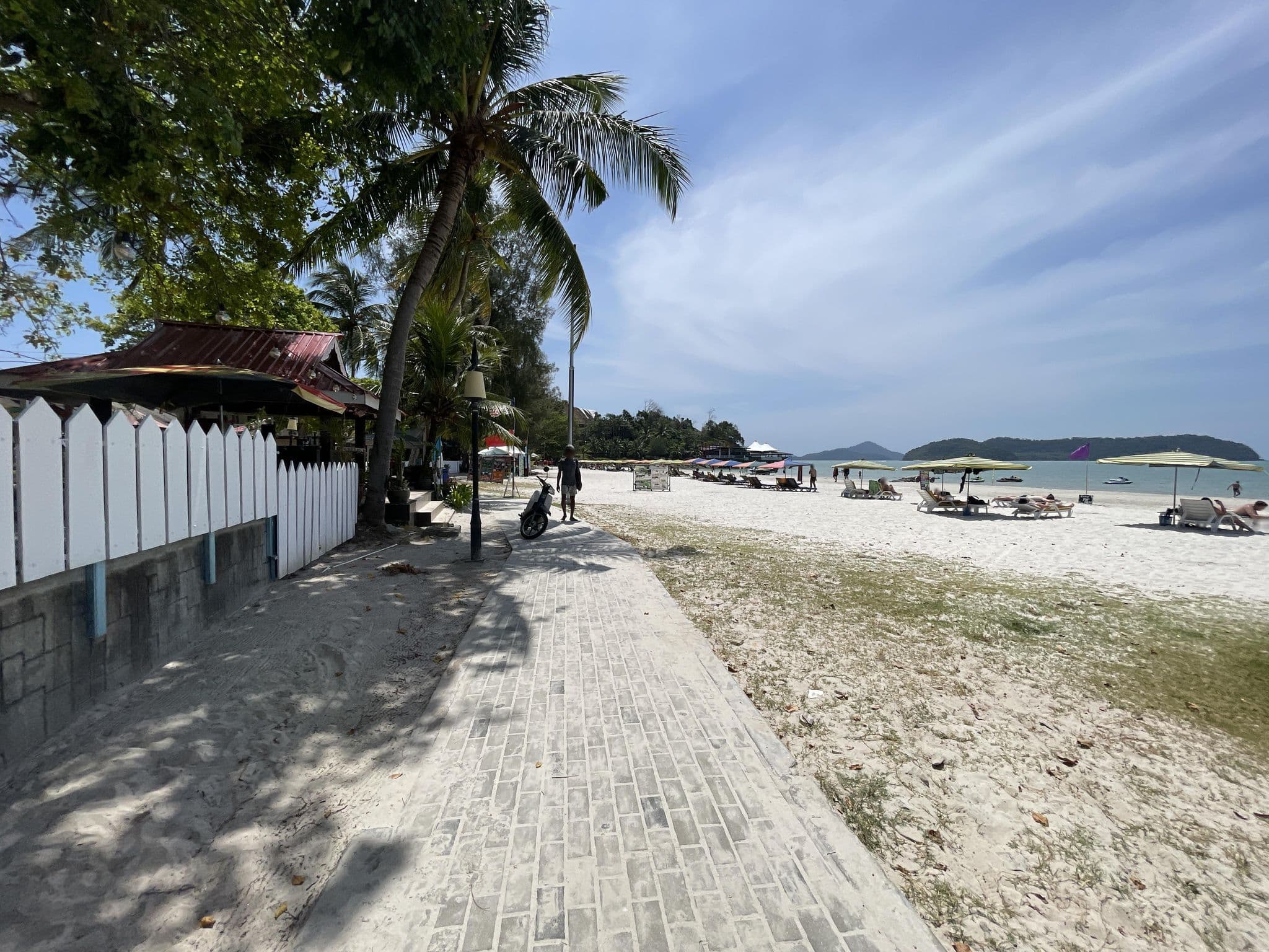 Street view near 3706 Meritus Pelangi Beach Resort & Spa, Pantai Cenang — © filipb (CC BY-SA · Mapillary)