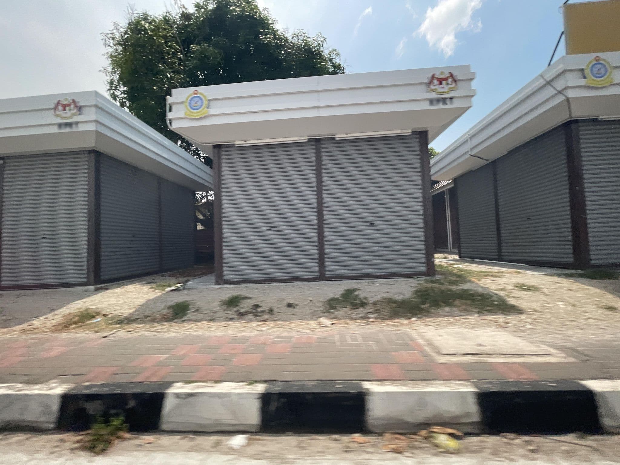 Street view near NU Melati Hotel, Pantai Cenang — © filipb (CC BY-SA · Mapillary)