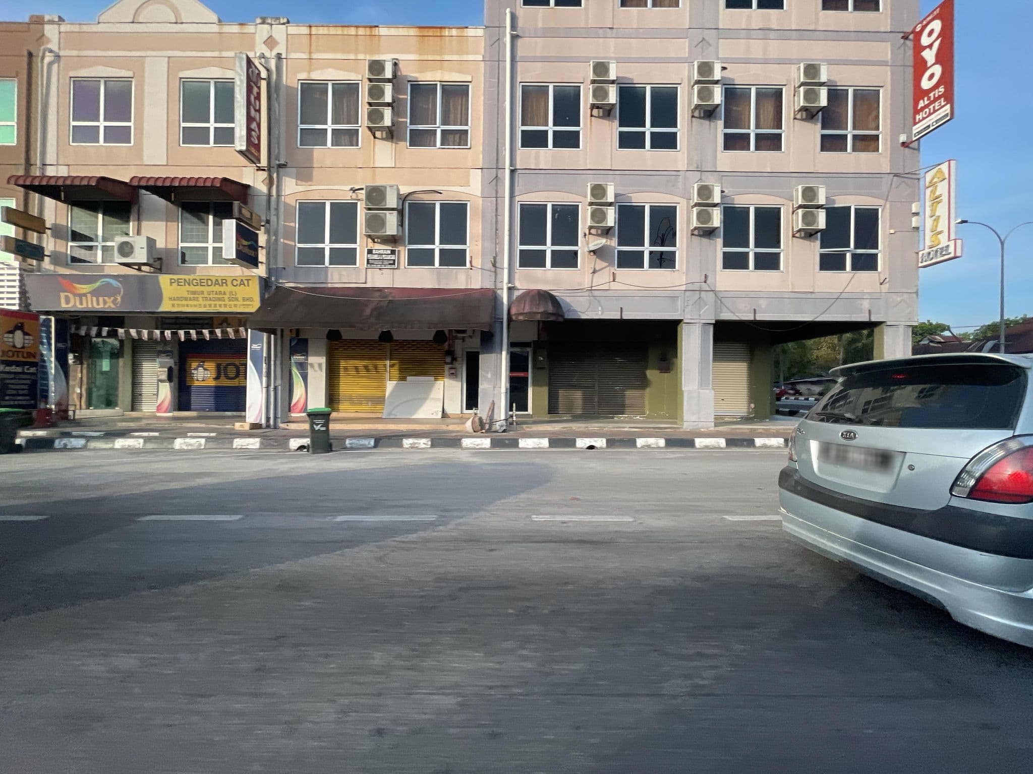 Street view near Altis Hotel, Kuah — © filipb (CC BY-SA · Mapillary)