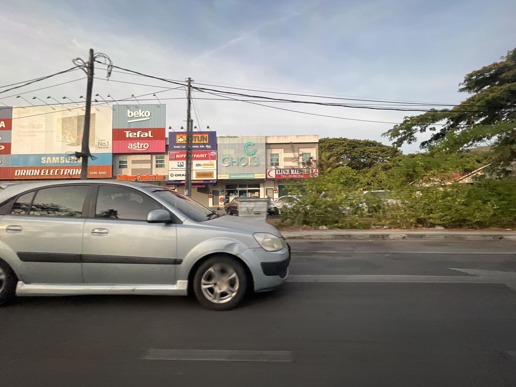 Street view near Kelibang Comfort Inn, Kuah — © filipb (CC BY-SA · Mapillary)