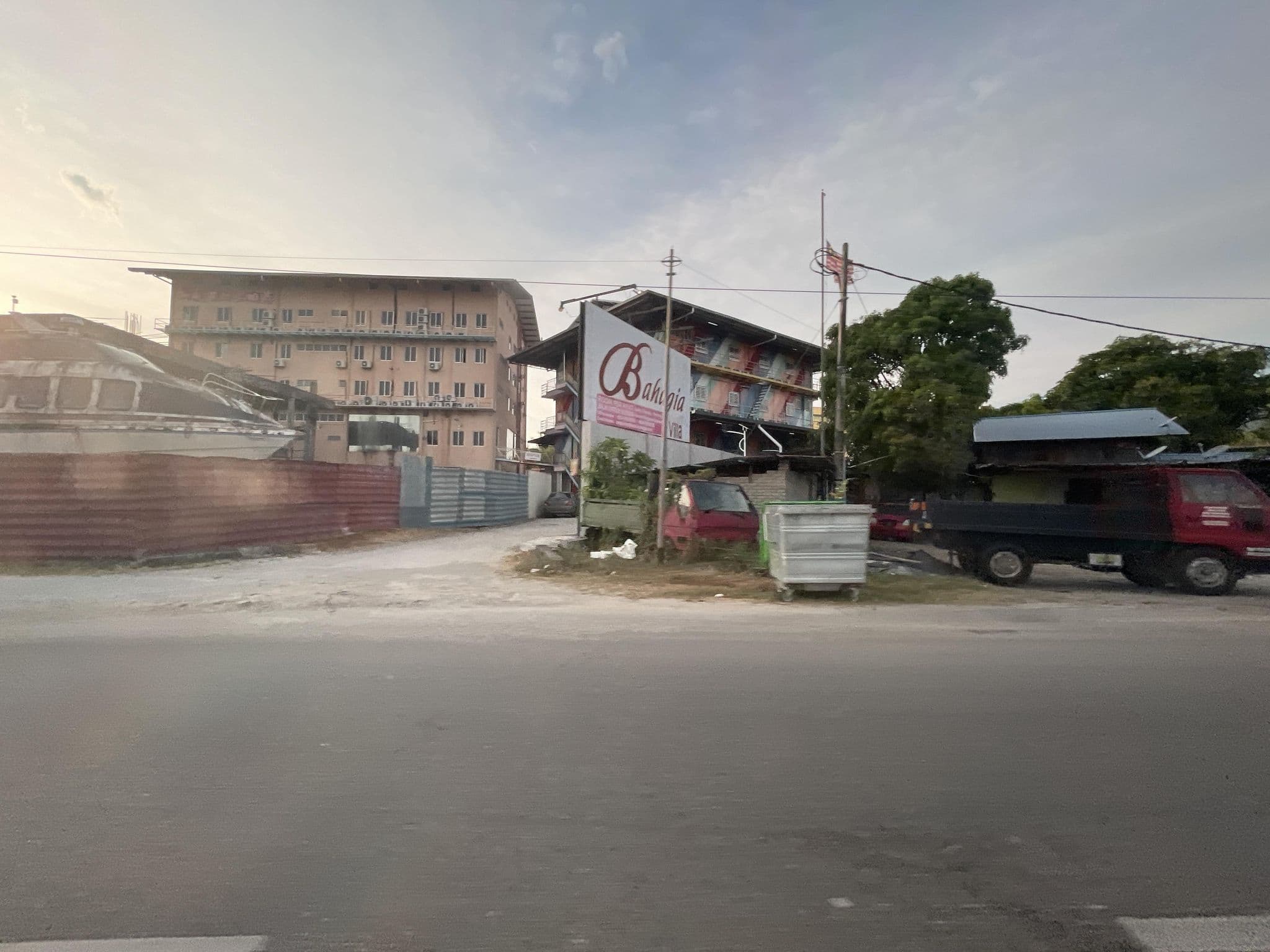 Street view near Bahagia Villa, Kuah — © filipb (CC BY-SA · Mapillary)