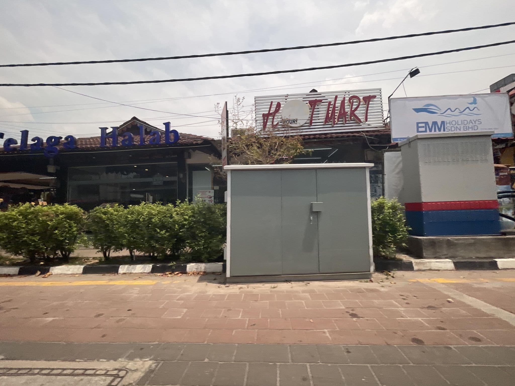 Street view near Teluk Belua, Pantai Cenang — © filipb (CC BY-SA · Mapillary)
