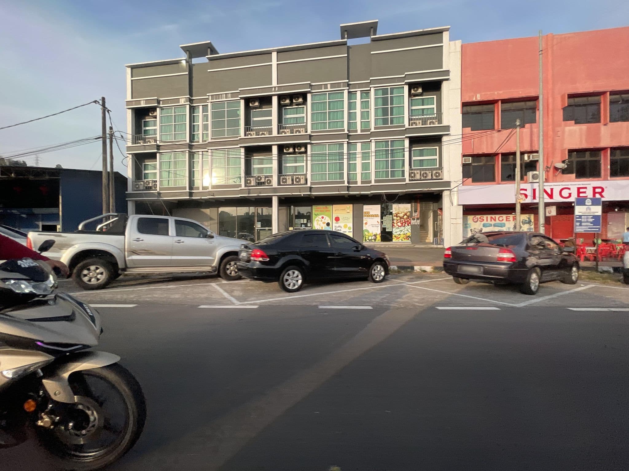 Street view near My Rainforest Suite Hotel, Kuah — © filipb (CC BY-SA · Mapillary)