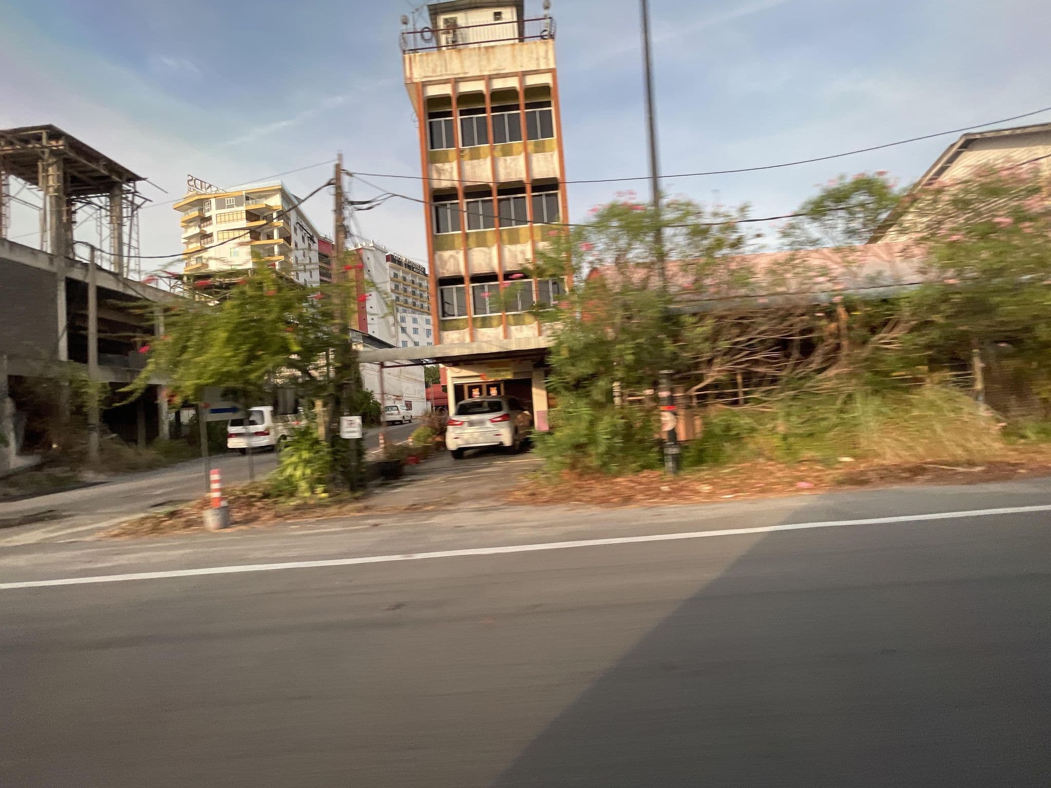 Street view near Indra Pearl Hotel, Kuah — © filipb (CC BY-SA · Mapillary)