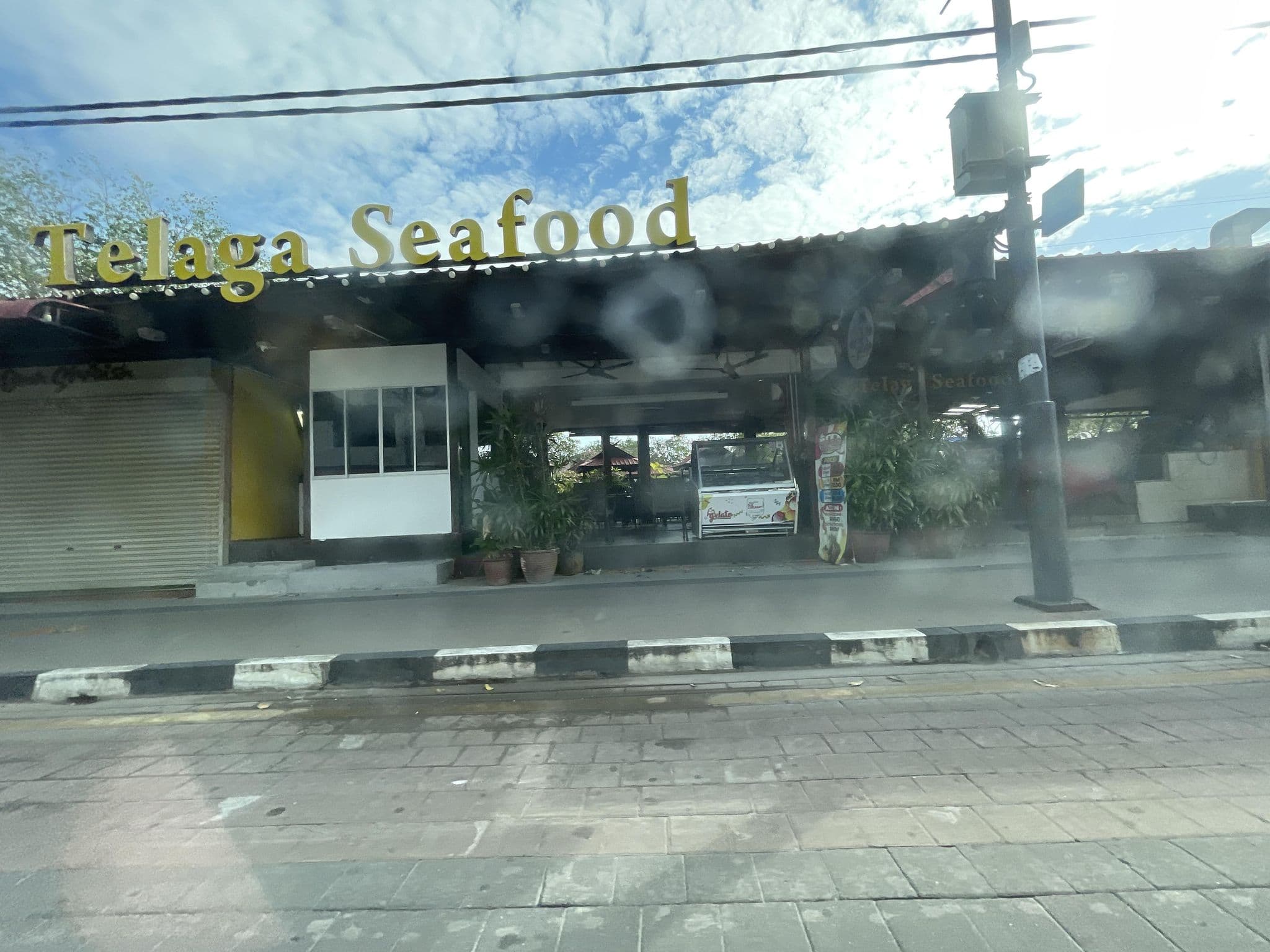 Street view near Yu hoong's Malibest Resort, Pantai Cenang — © filipb (CC BY-SA · Mapillary)