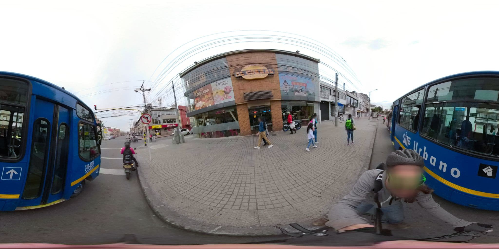 Street view near Hotel Siar, Bogotá