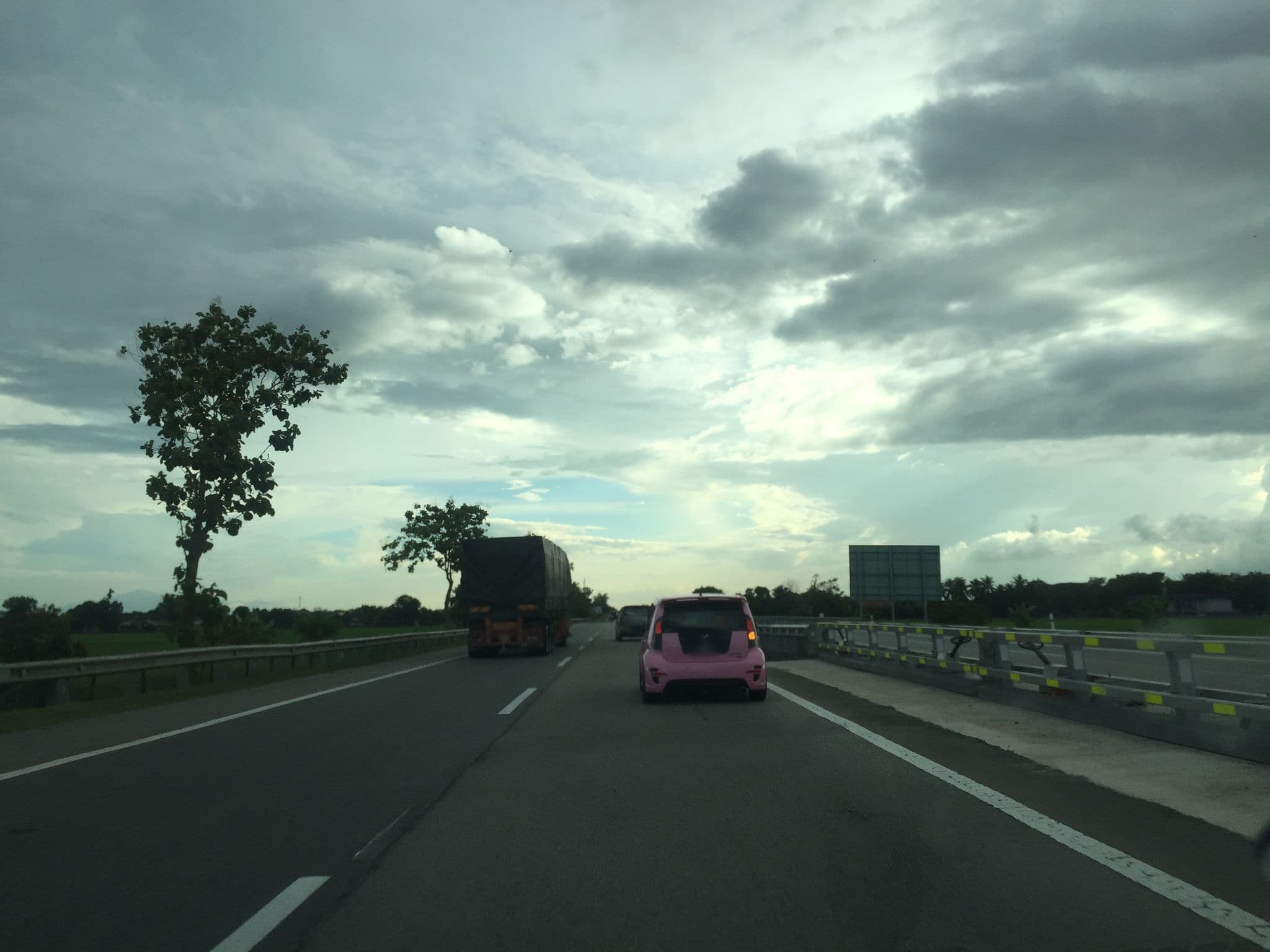 Street view near Xx, Derga — © riblit (CC BY-SA · Mapillary)