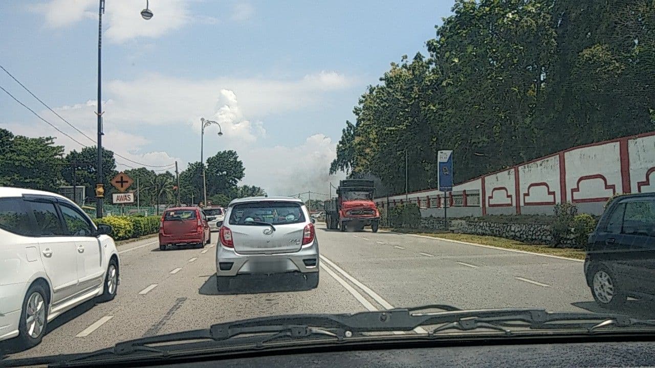 Street view near Sg Petani Inn, Sungai Petani — © zarulikhmal (CC BY-SA · Mapillary)