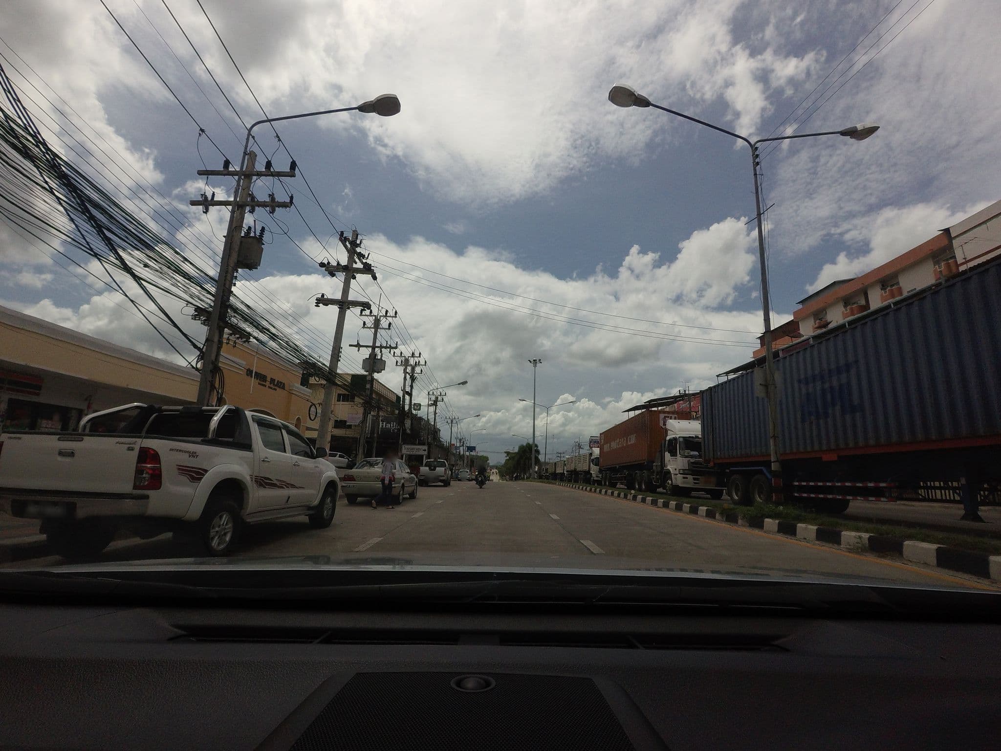 Street view near Continental Hotel, Bukit Kayu Hitam — © mishari (CC BY-SA · Mapillary)