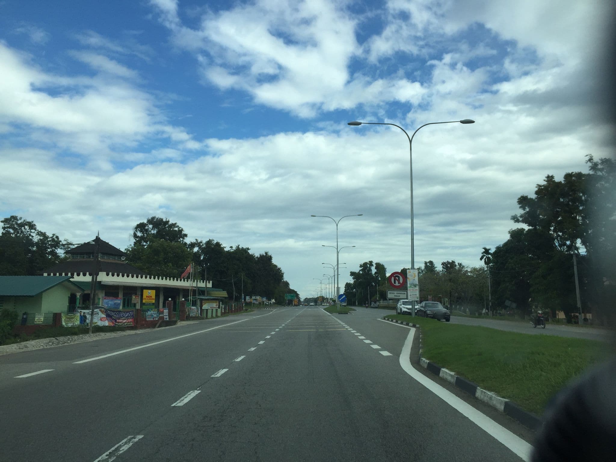 Street view near Tandop Hotel Sdn Bhd (T Hotel), Changloon — © riblit (CC BY-SA · Mapillary)