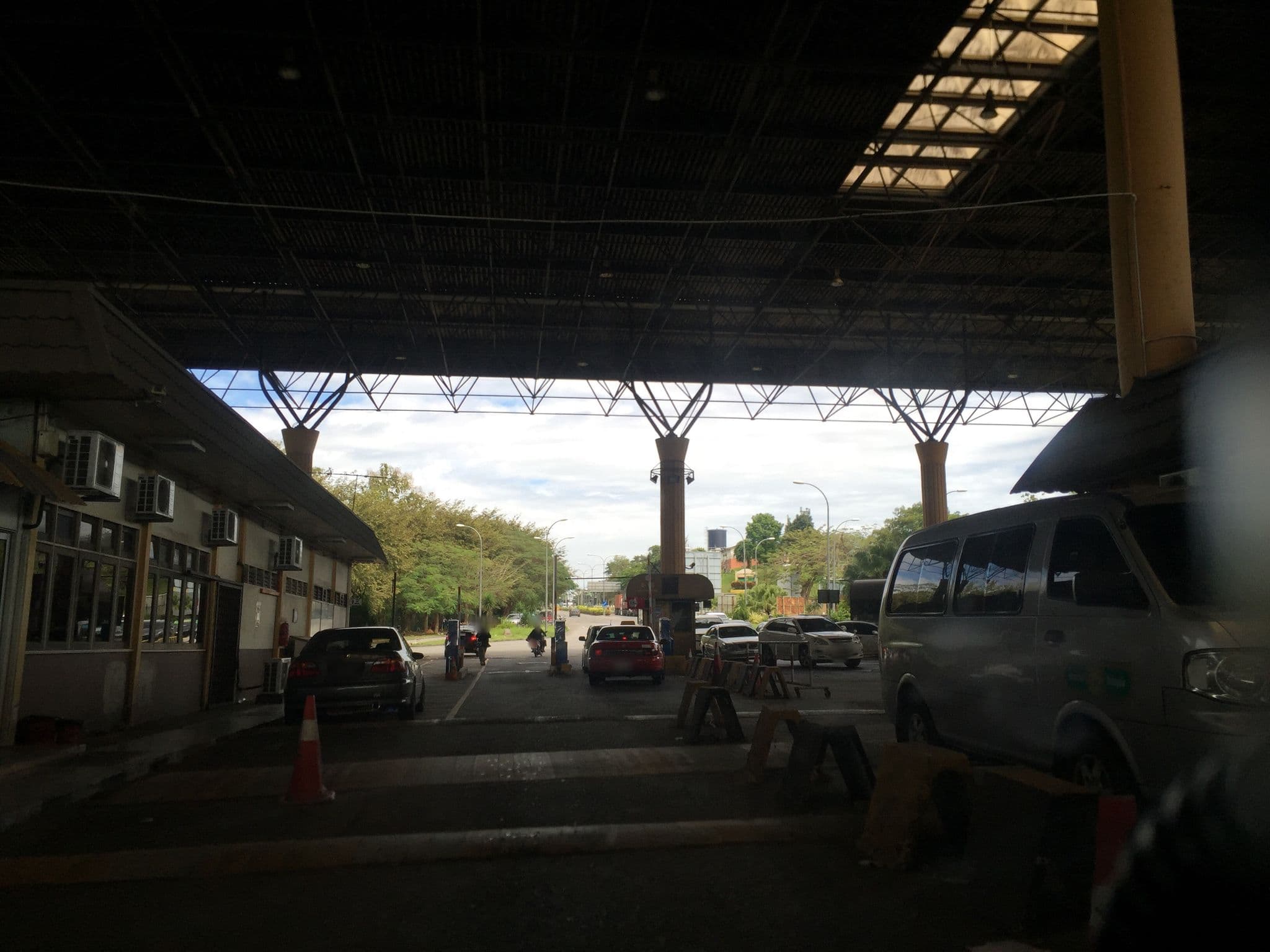 Street view near Ladang Laka Laka Temin, Bukit Kayu Hitam — © riblit (CC BY-SA · Mapillary)