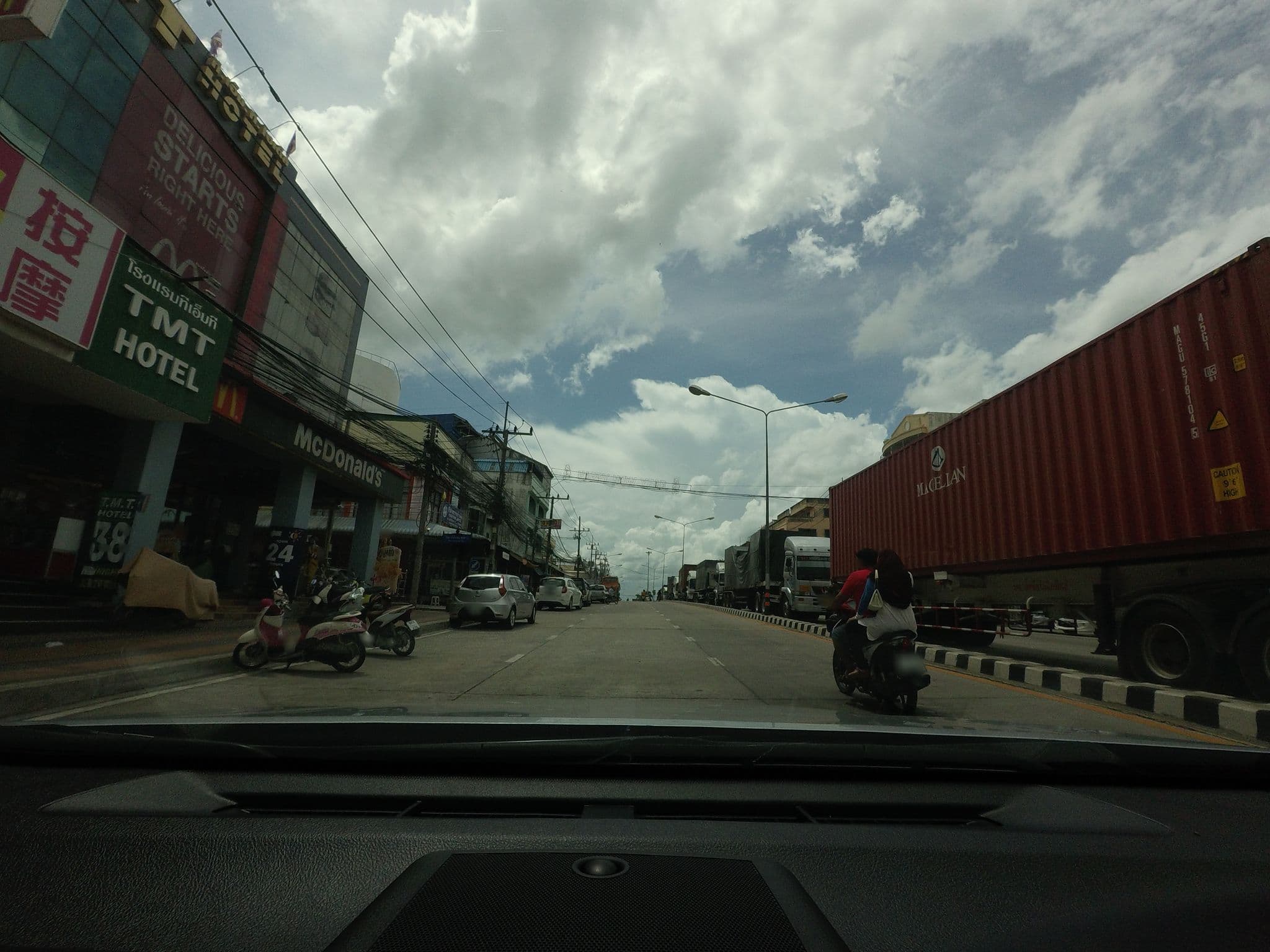 Street view near TMT Hotel, Bukit Kayu Hitam — © mishari (CC BY-SA · Mapillary)