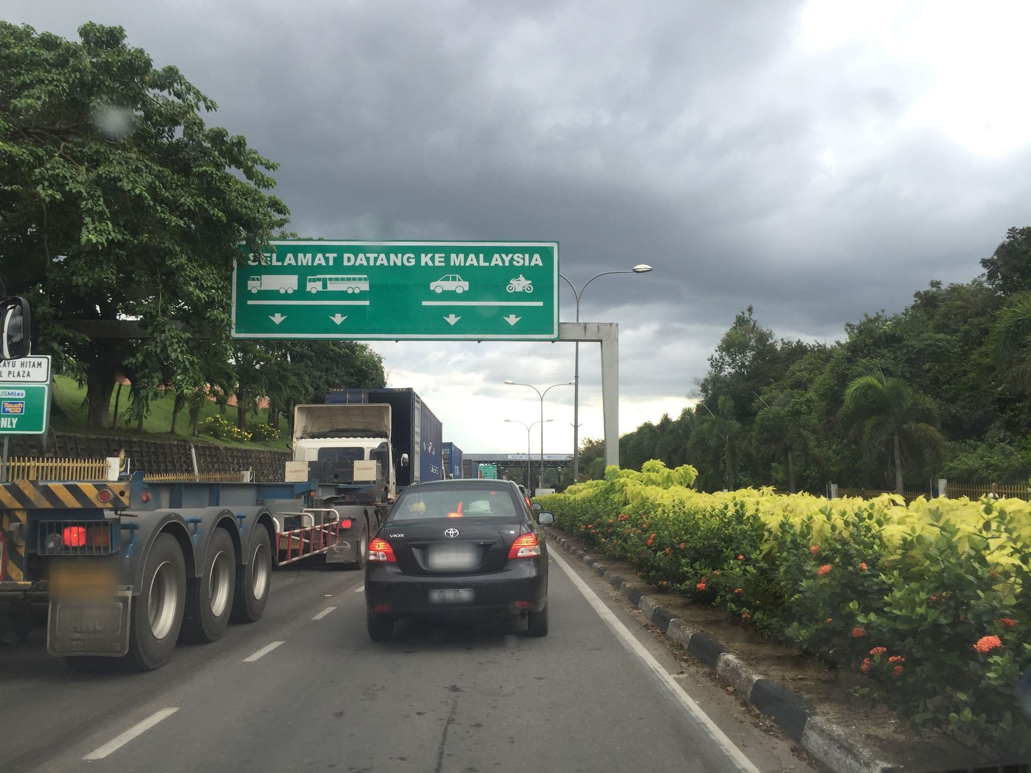 Street view near Caesar Palace, Bukit Kayu Hitam — © riblit (CC BY-SA · Mapillary)