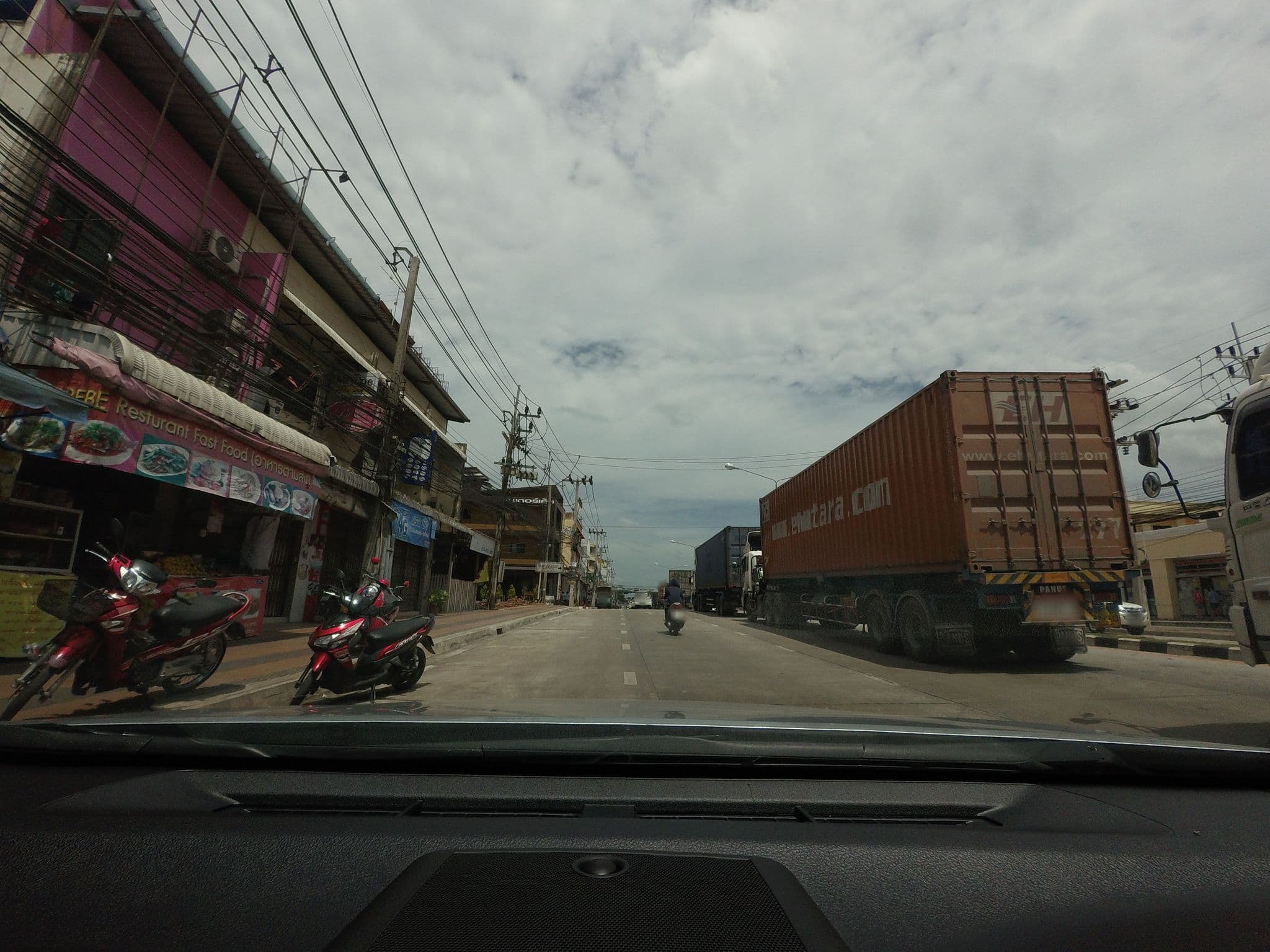 Street view near Siäm Thana Hotel, Bukit Kayu Hitam — © mishari (CC BY-SA · Mapillary)