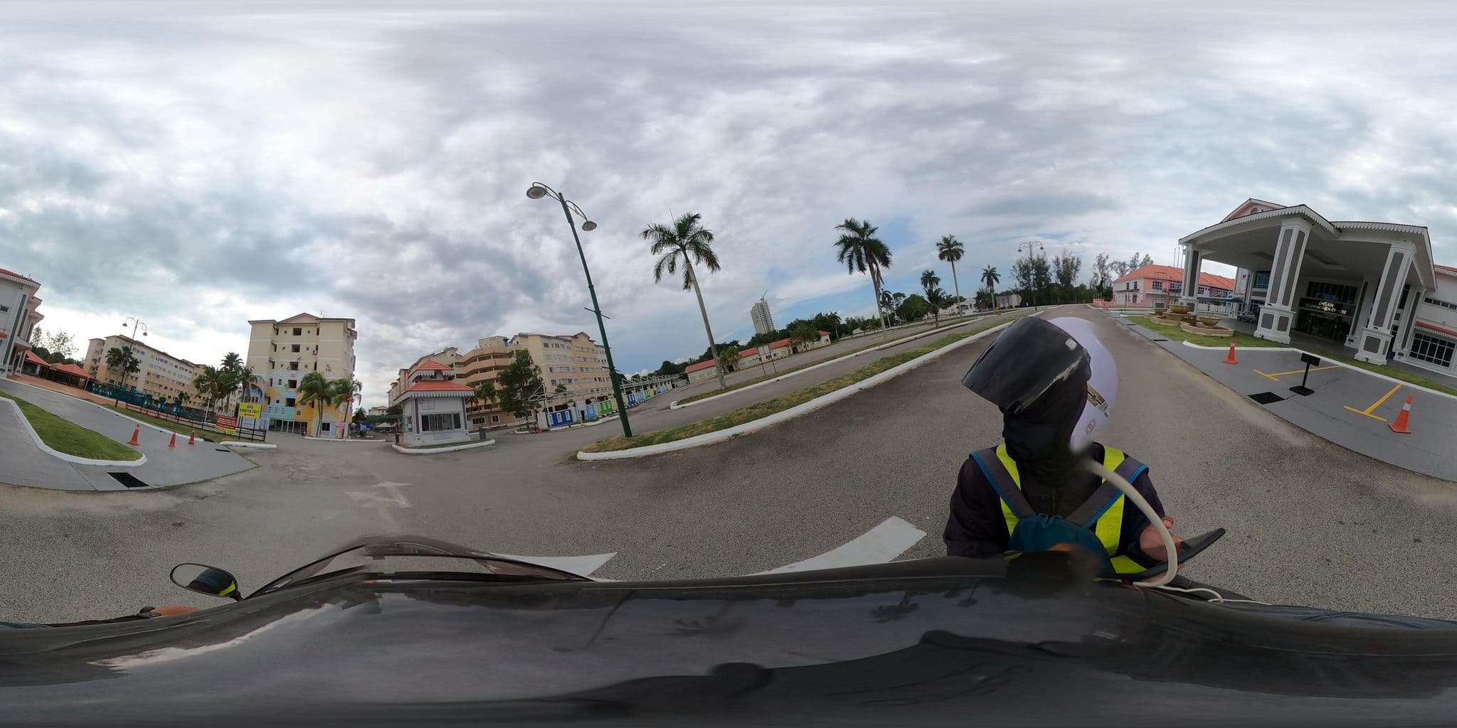 Street view near Tiara Grand Ballroom, Tiara Beach Resort, Pasir Panjang — © ahlang2 (CC BY-SA · Mapillary)