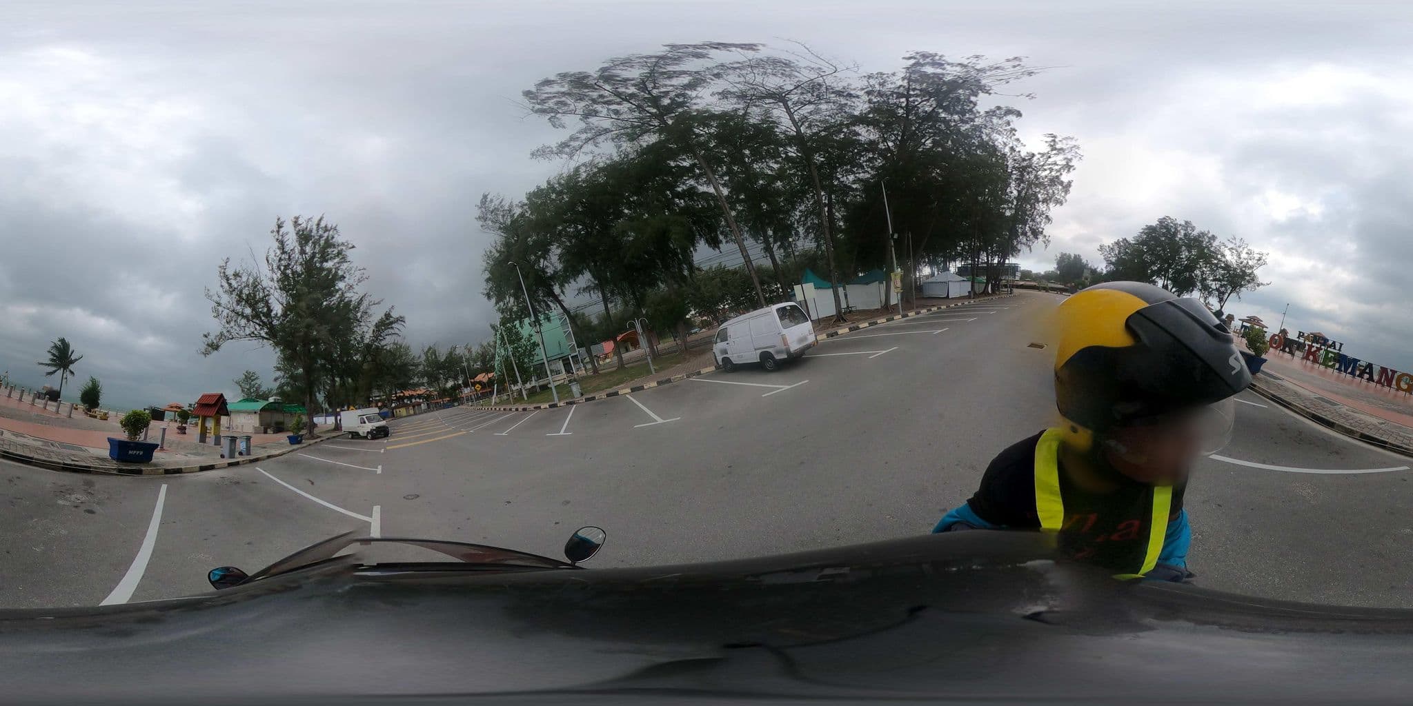 Street view near Pantai Teluk Kemang, Kampung Teluk Kemang — © ahlang2 (CC BY-SA · Mapillary)