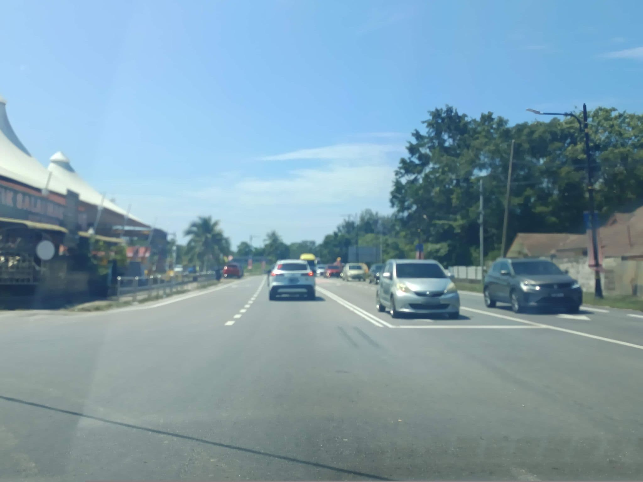 Street view near Vista Kusta, Kampung Sirusa — © YikQin (CC BY-SA · Mapillary)