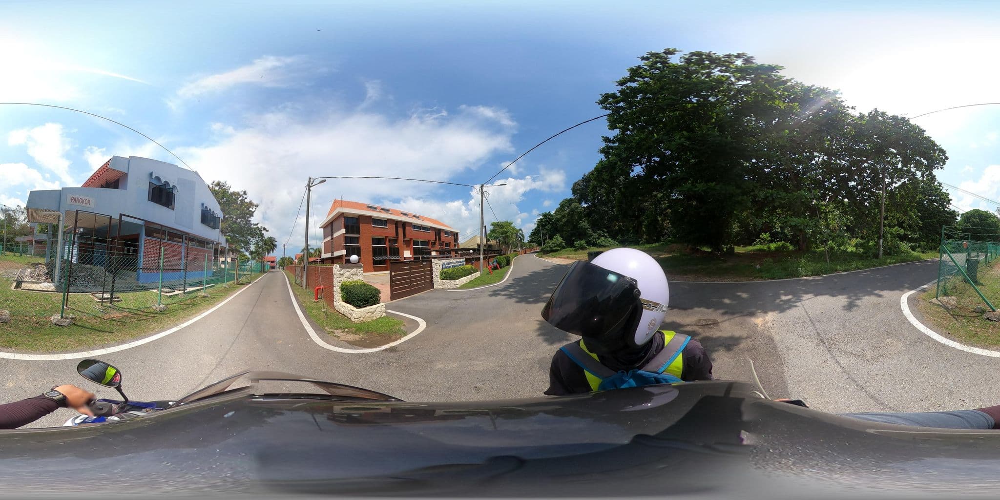 Street view near Pangkor Vacation Home (Vh7052), Kampung Teluk Kemang — © ahlang2 (CC BY-SA · Mapillary)