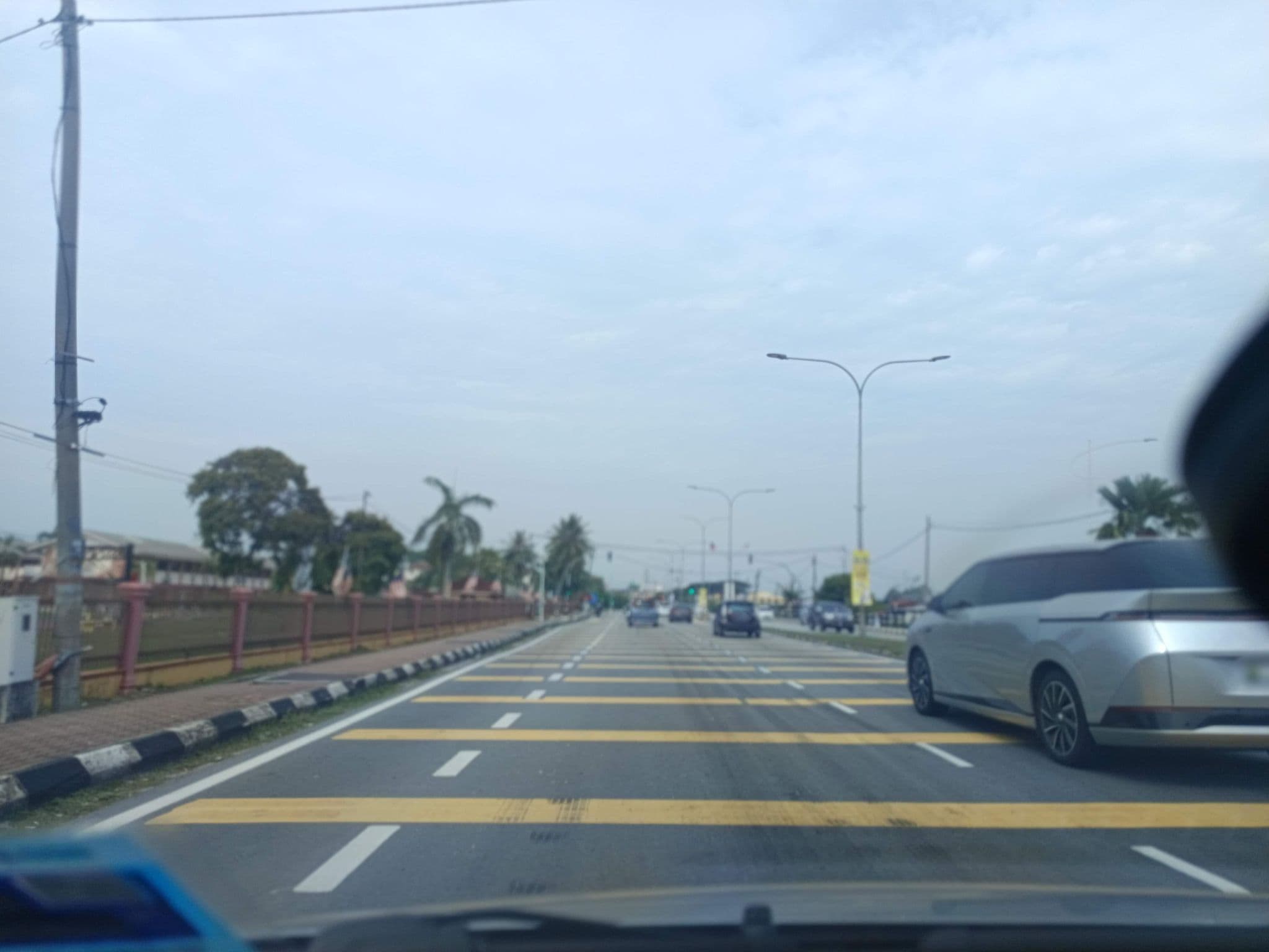 Street view near Sunshine Hotel Port Dickson, Lukut — © YikQin (CC BY-SA · Mapillary)