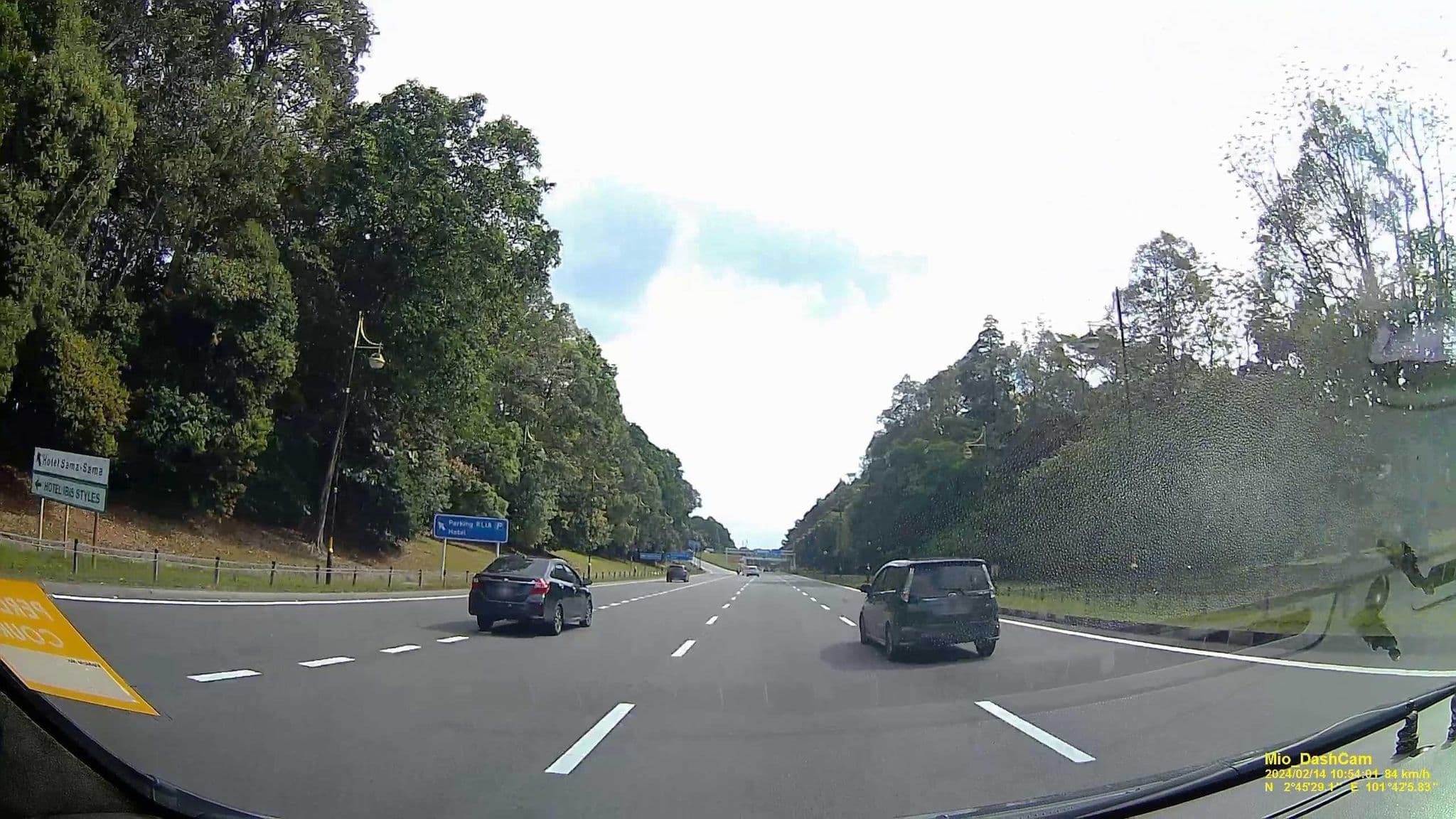 Street view near Meeting Room @ Pacific Lounge, Pan Pacific KLIA, Bandar Baru Salak Tinggi — © hcyen (CC BY-SA · Mapillary)