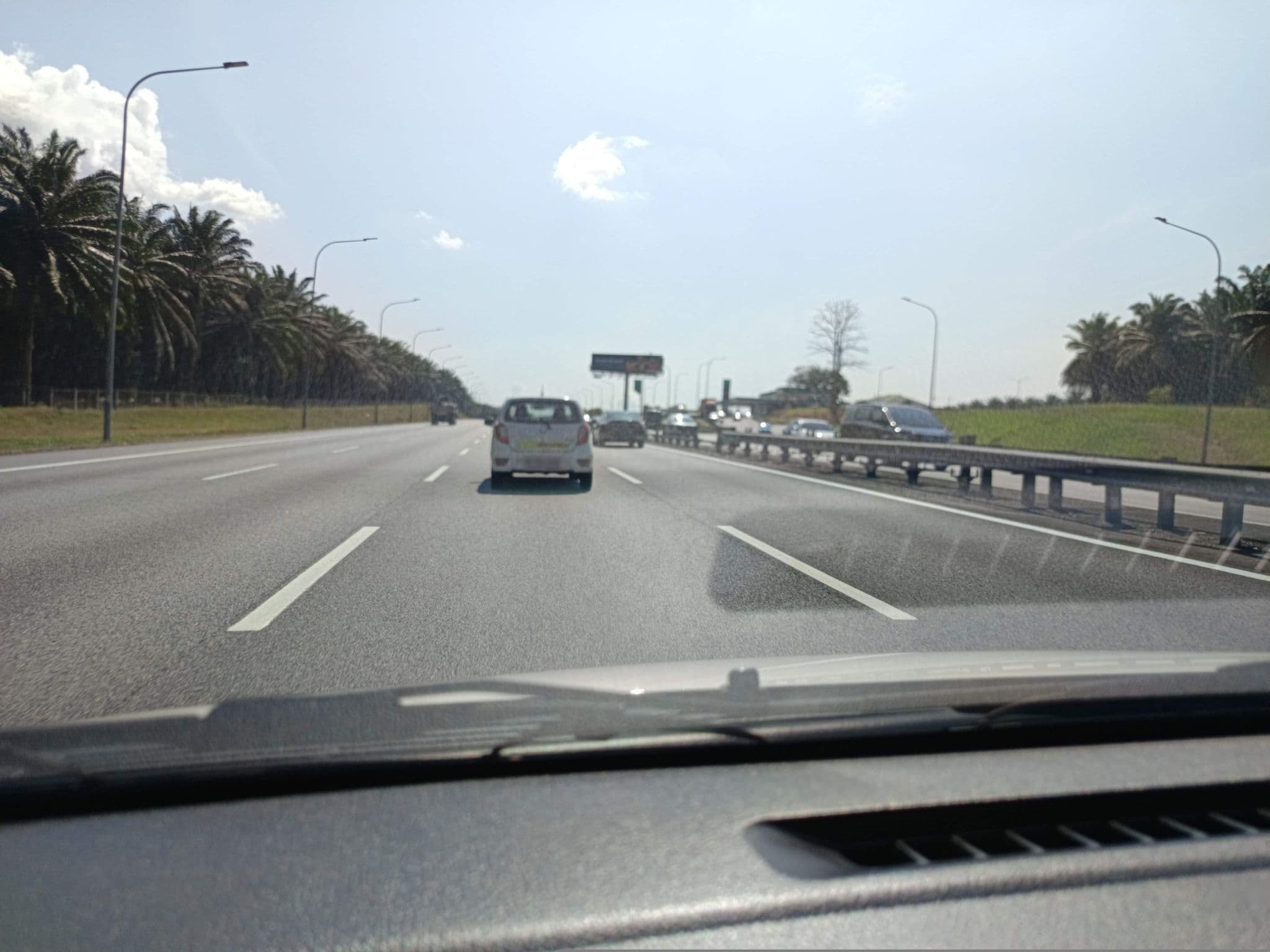 Street view near Swiss Garden Hotel & Residence, Kampung Baharu Nilai — © YikQin (CC BY-SA · Mapillary)