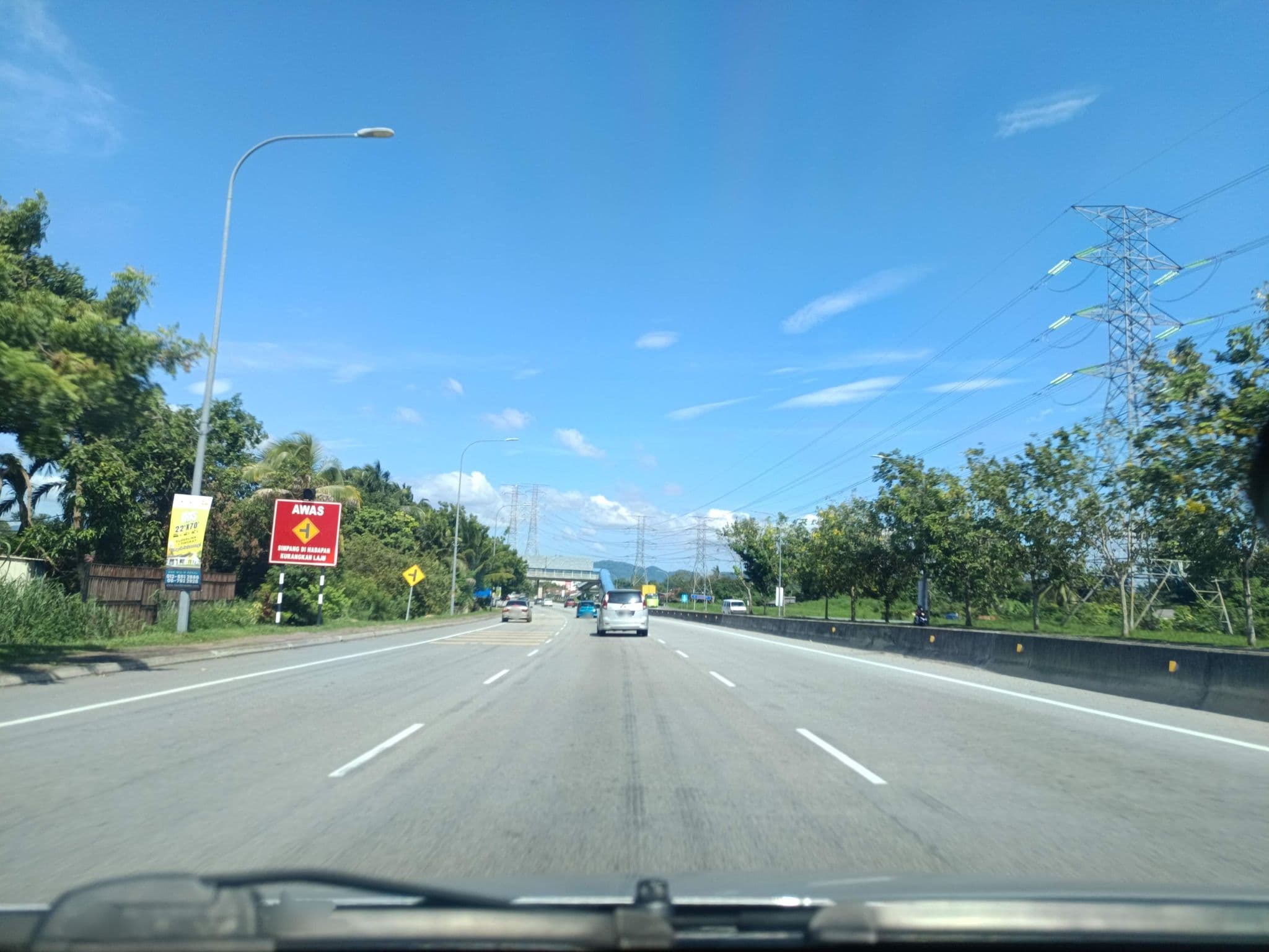 Street view near digoyang yang, Taman Dusun Setia — © YikQin (CC BY-SA · Mapillary)