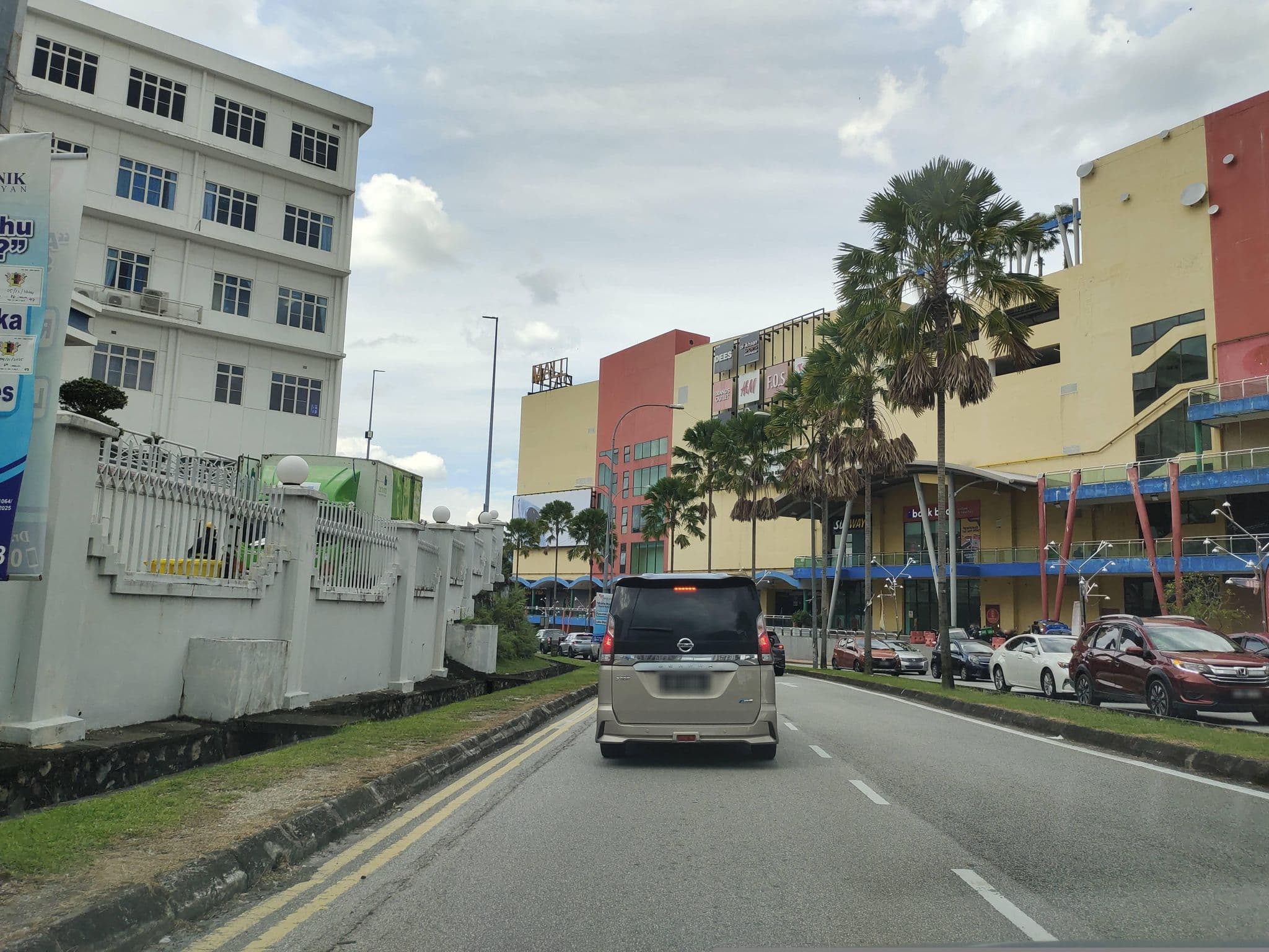 Street view near OYO Lotus Hotel, Seremban — © zh9567 (CC BY-SA · Mapillary)