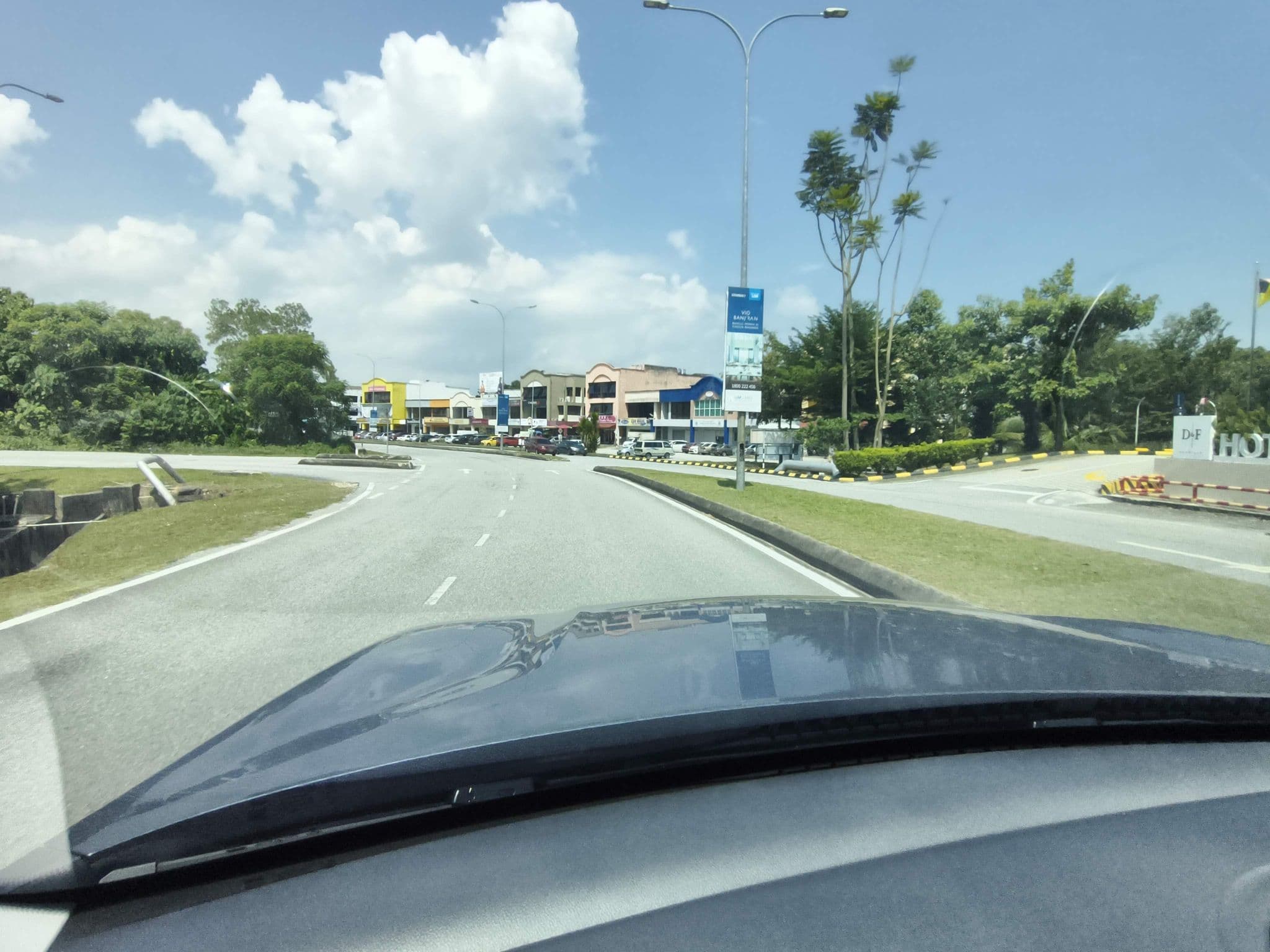 Street view near D & F Boutique Hotel, Seremban 2 — © lin_wang (CC BY-SA · Mapillary)