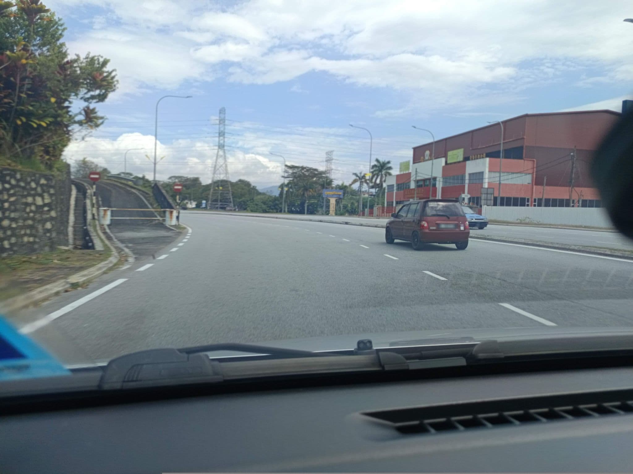 Street view near Seri Menanti 3 Alson Klana, Seremban — © YikQin (CC BY-SA · Mapillary)