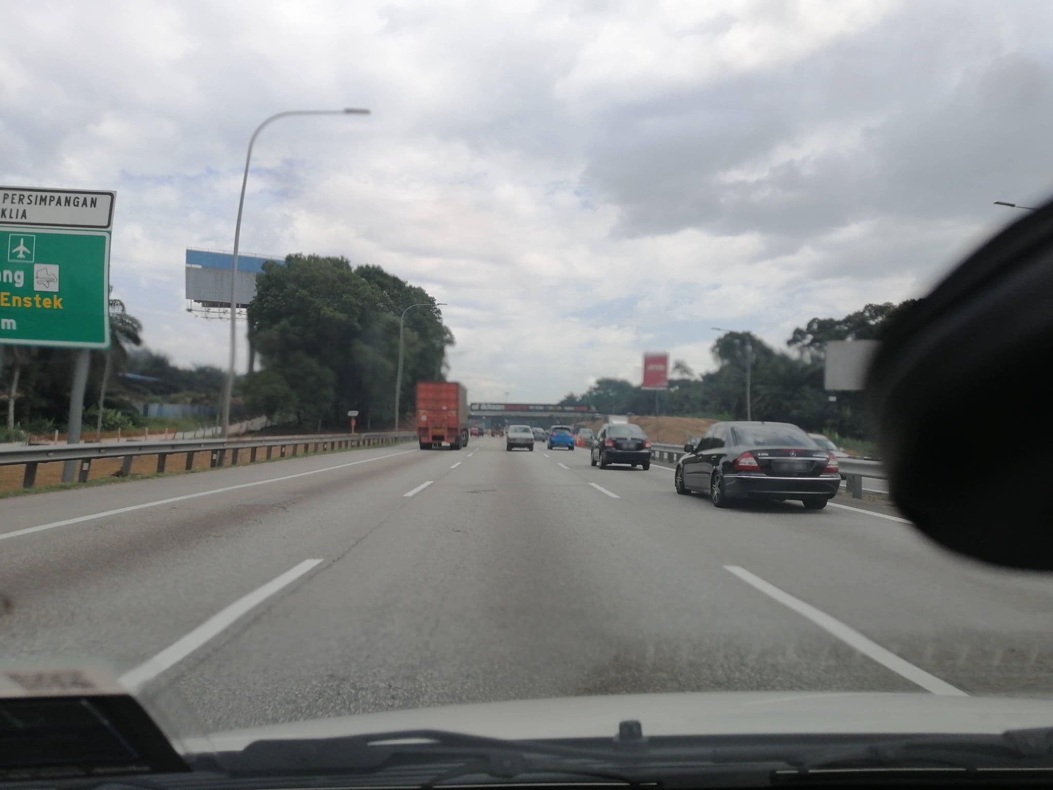 Street view near Langadon Oku diolo, Dengkil — © YikQin (CC BY-SA · Mapillary)