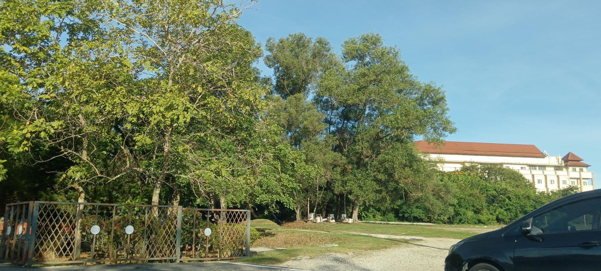 Street view near Pullman Swimming Pool, Cyberjaya — © zh9567 (CC BY-SA · Mapillary)