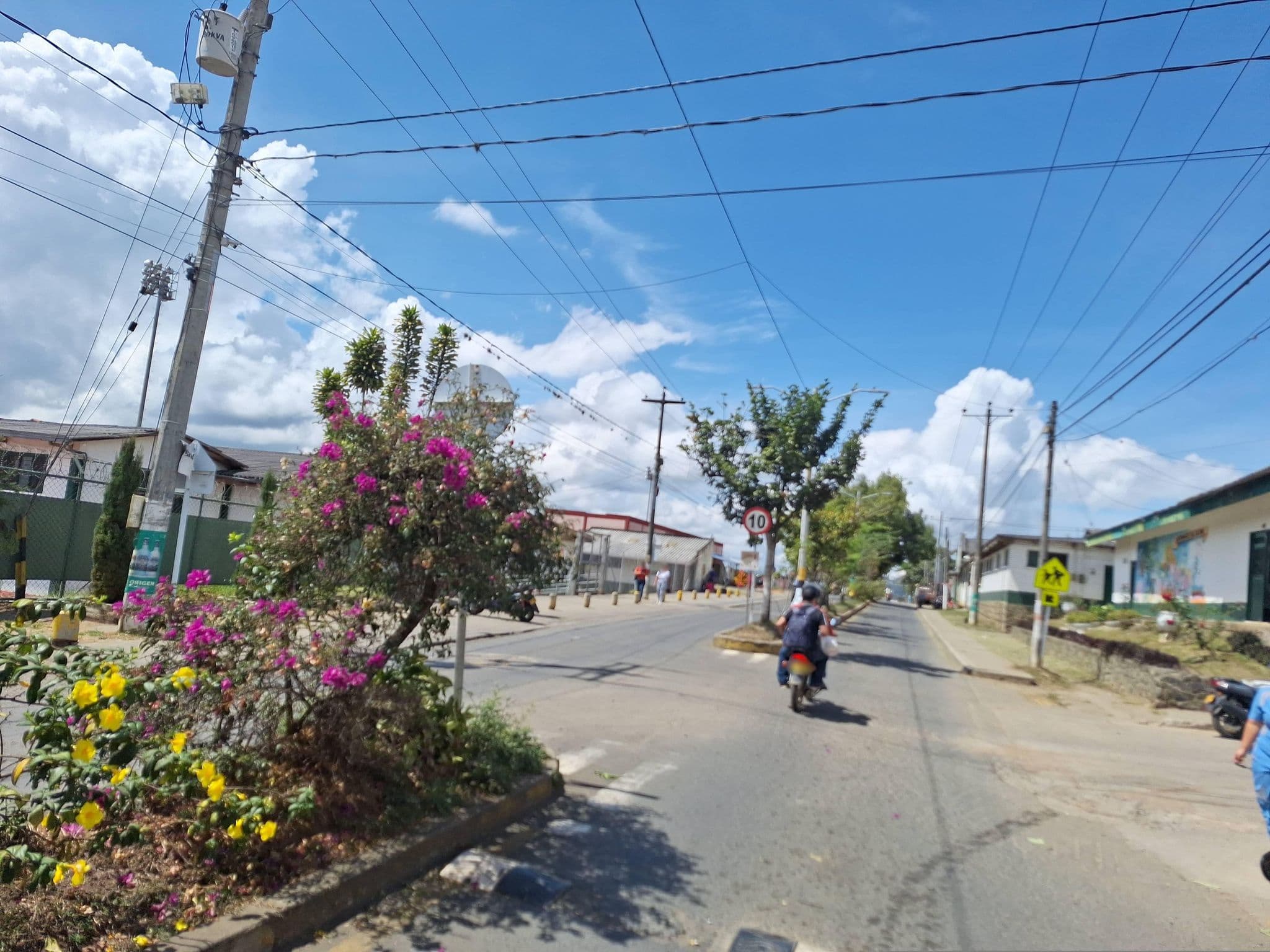 Street view near Hotel Alta Vista, Darien — © Mariacamila (CC BY-SA · Mapillary)