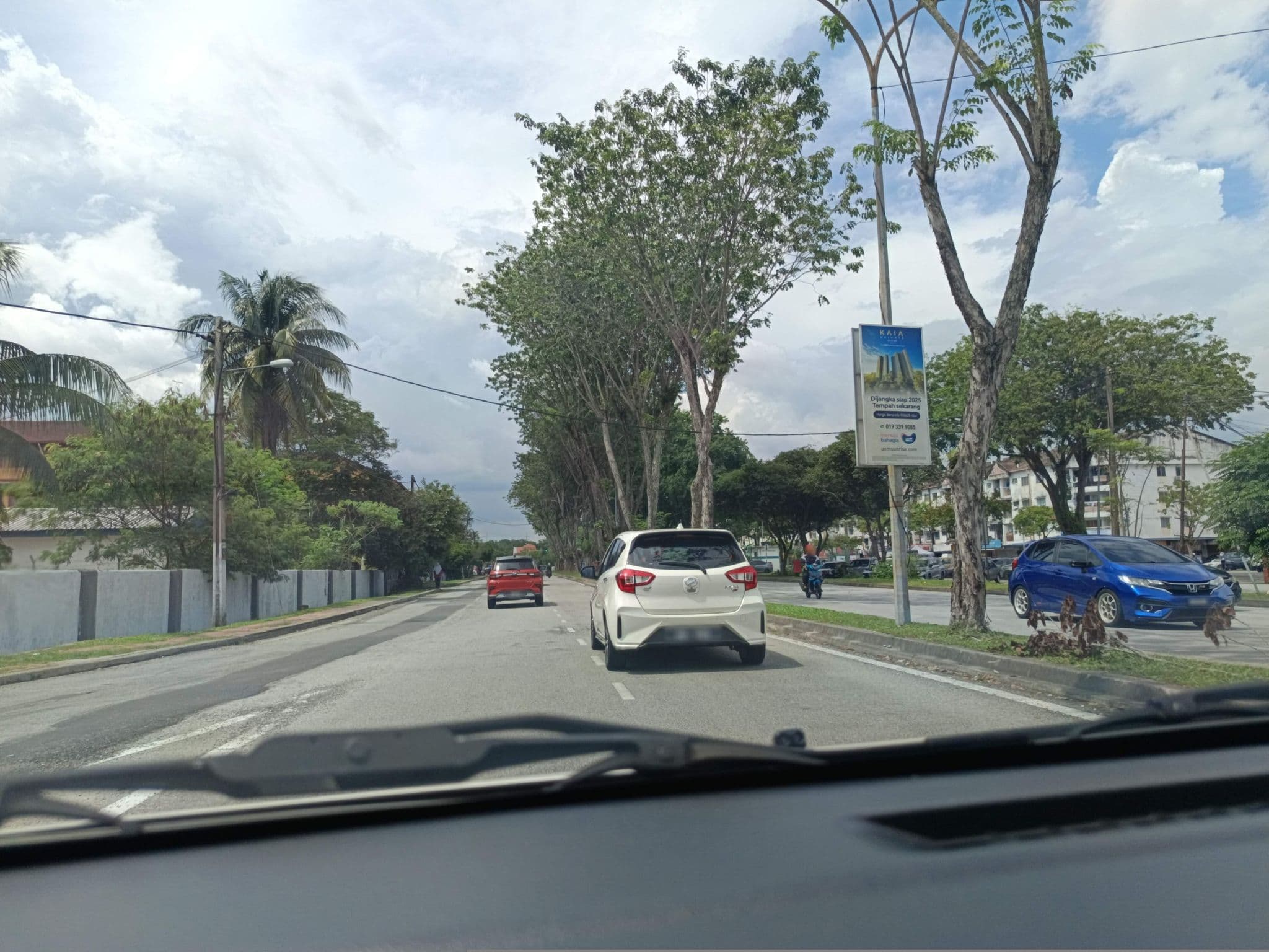 Street view near Parcheggio A Casa Mia, Seri Kembangan — © YikQin (CC BY-SA · Mapillary)